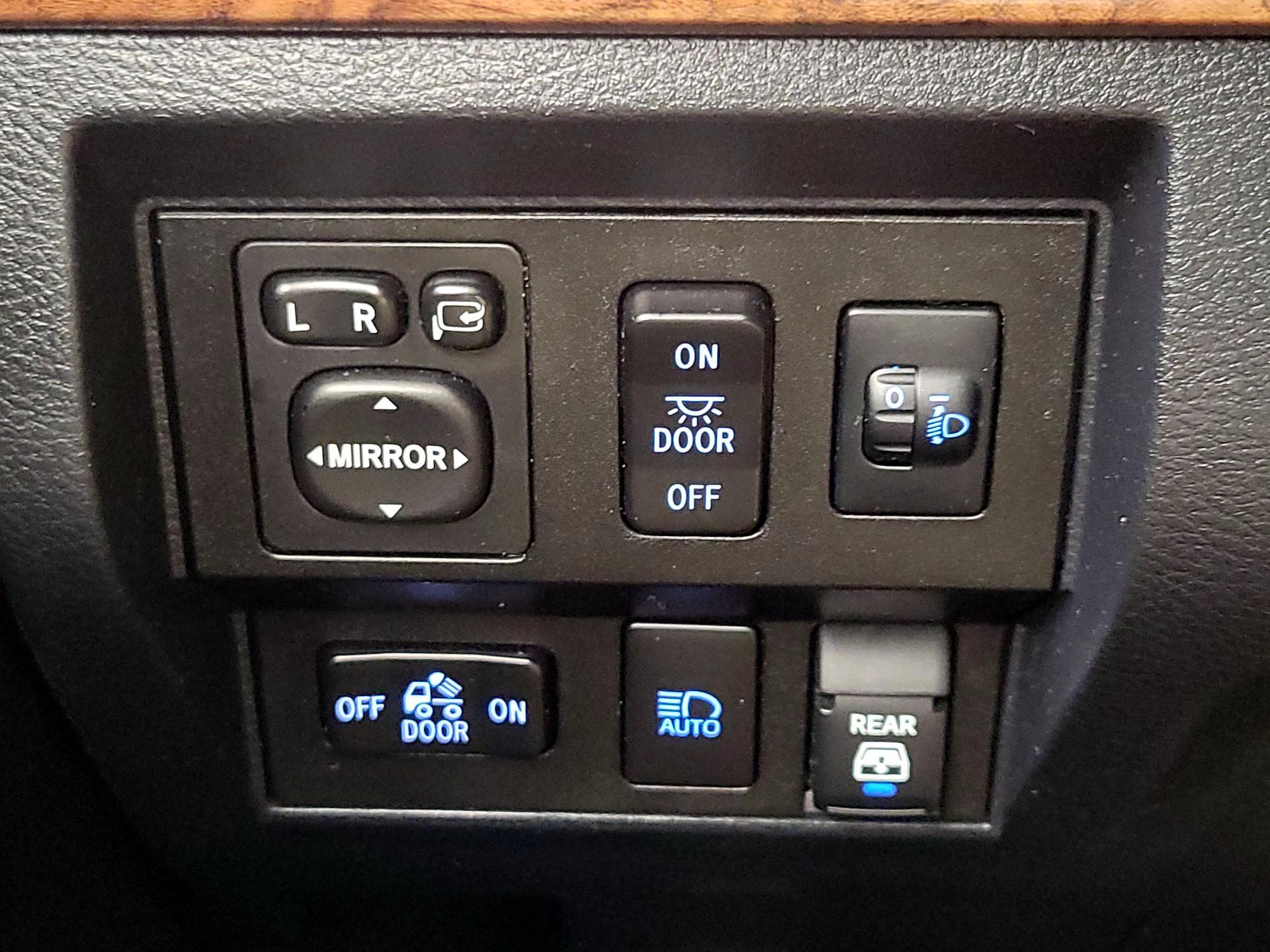 Thumbnail: 2019 Toyota Tundra - 13