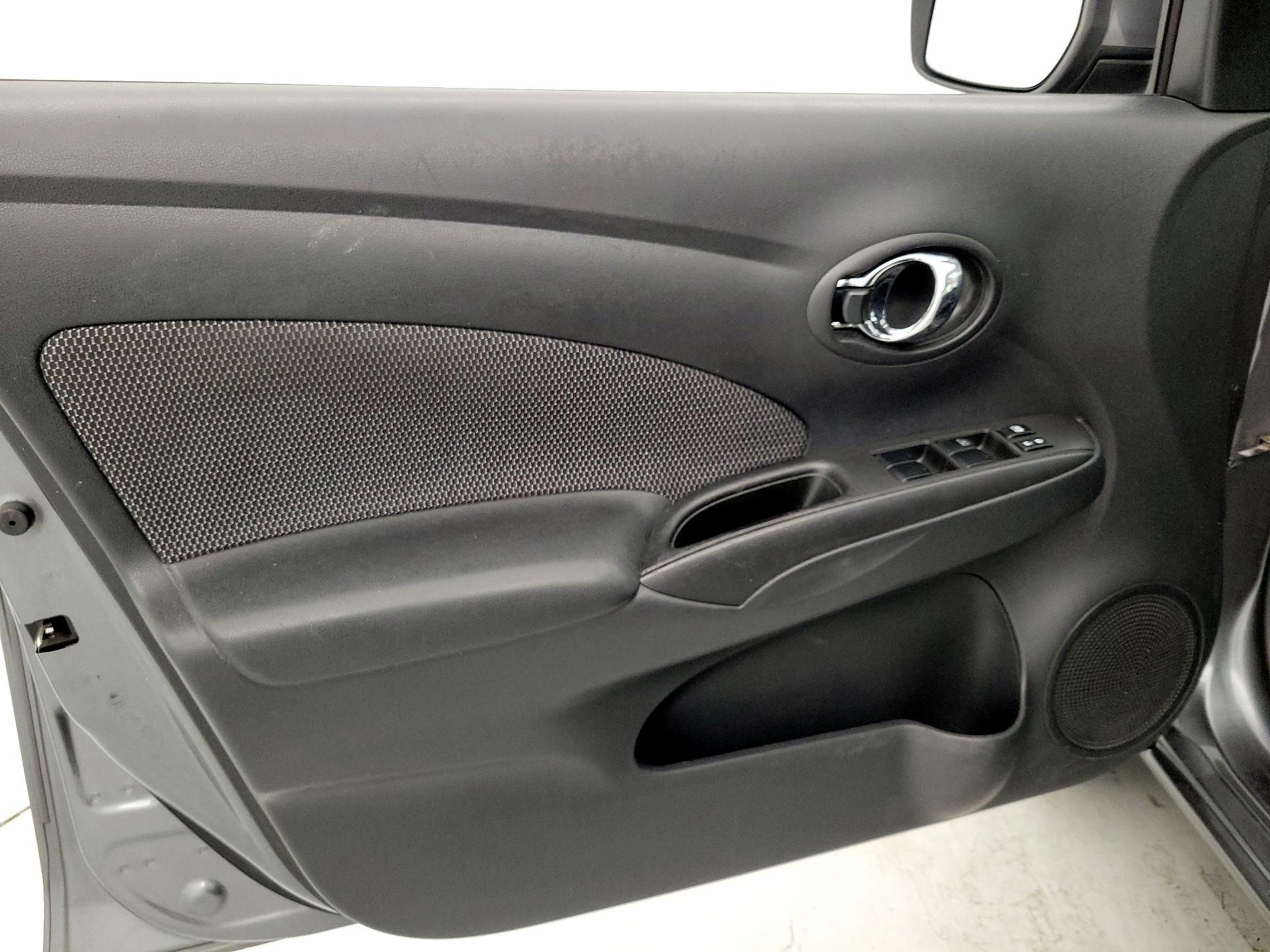 Thumbnail: 2016 Nissan Versa - 12
