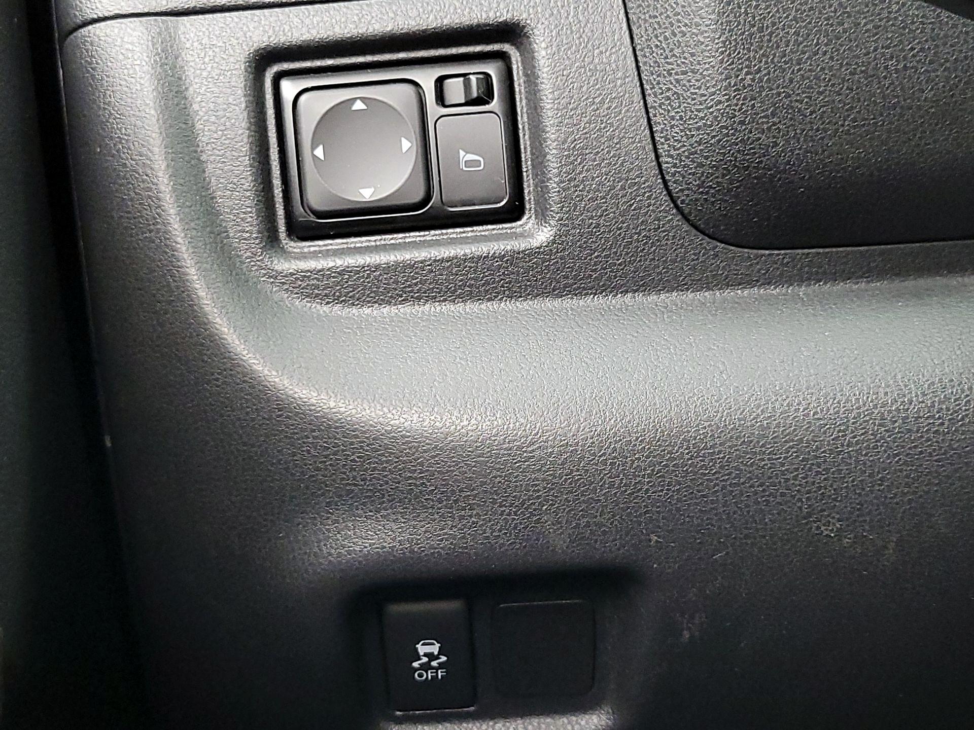 Thumbnail: 2016 Nissan Versa - 13
