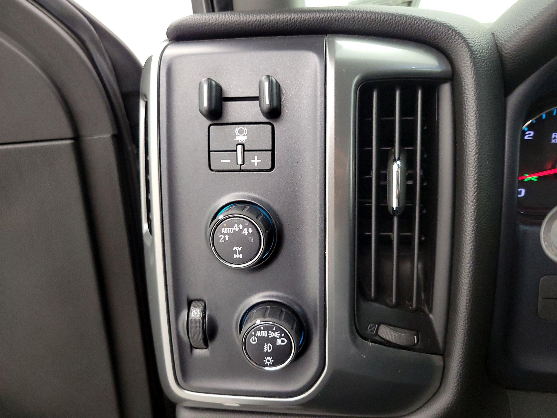 Thumbnail: 2017 Chevrolet Silverado 1500 - 13