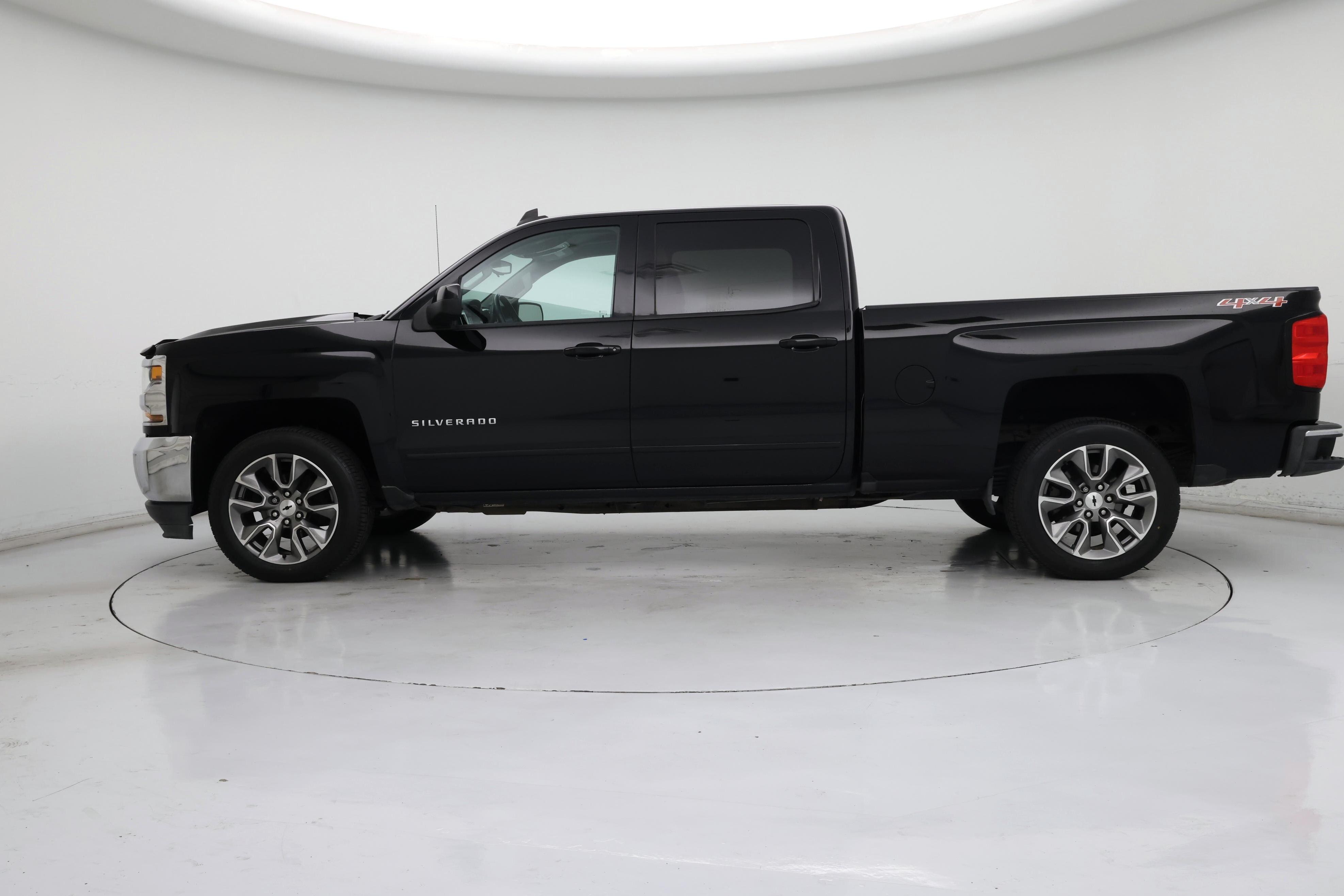 Thumbnail: 2017 Chevrolet Silverado 1500 - 3