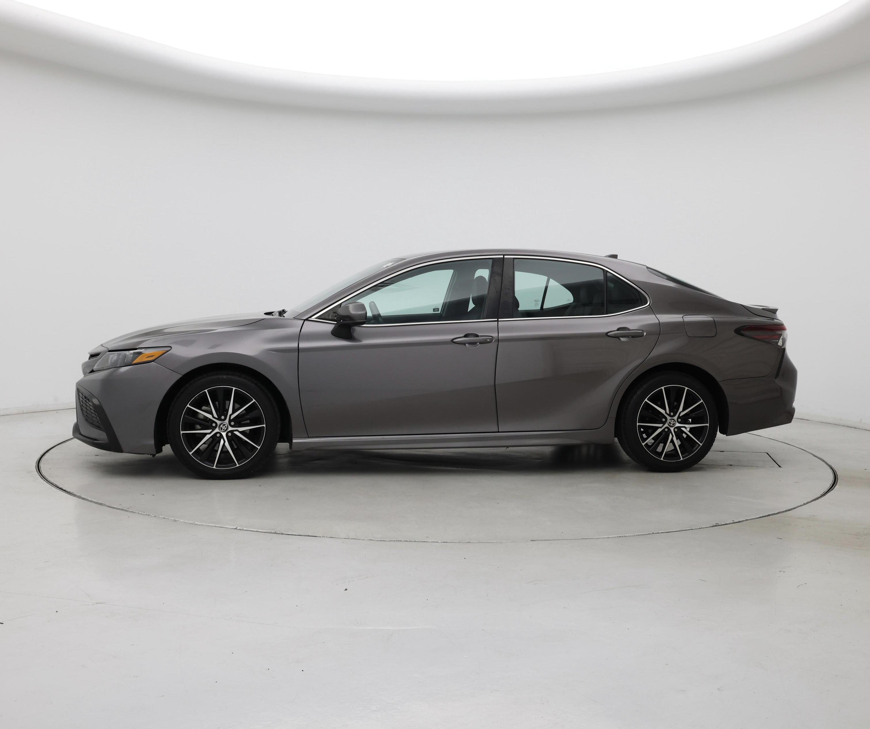 Thumbnail: 2021 Toyota Camry - 3
