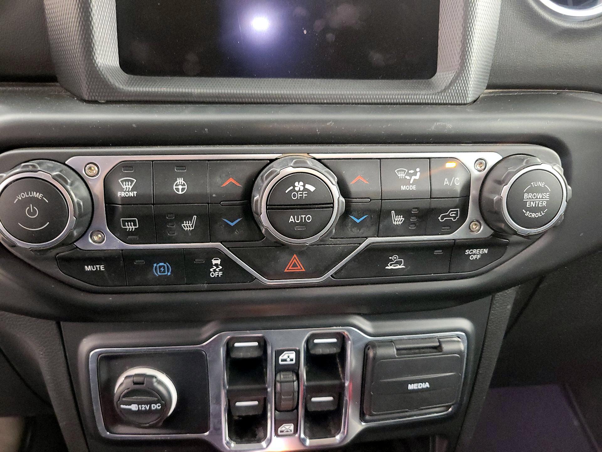 Thumbnail: 2023 Jeep Wrangler - 17