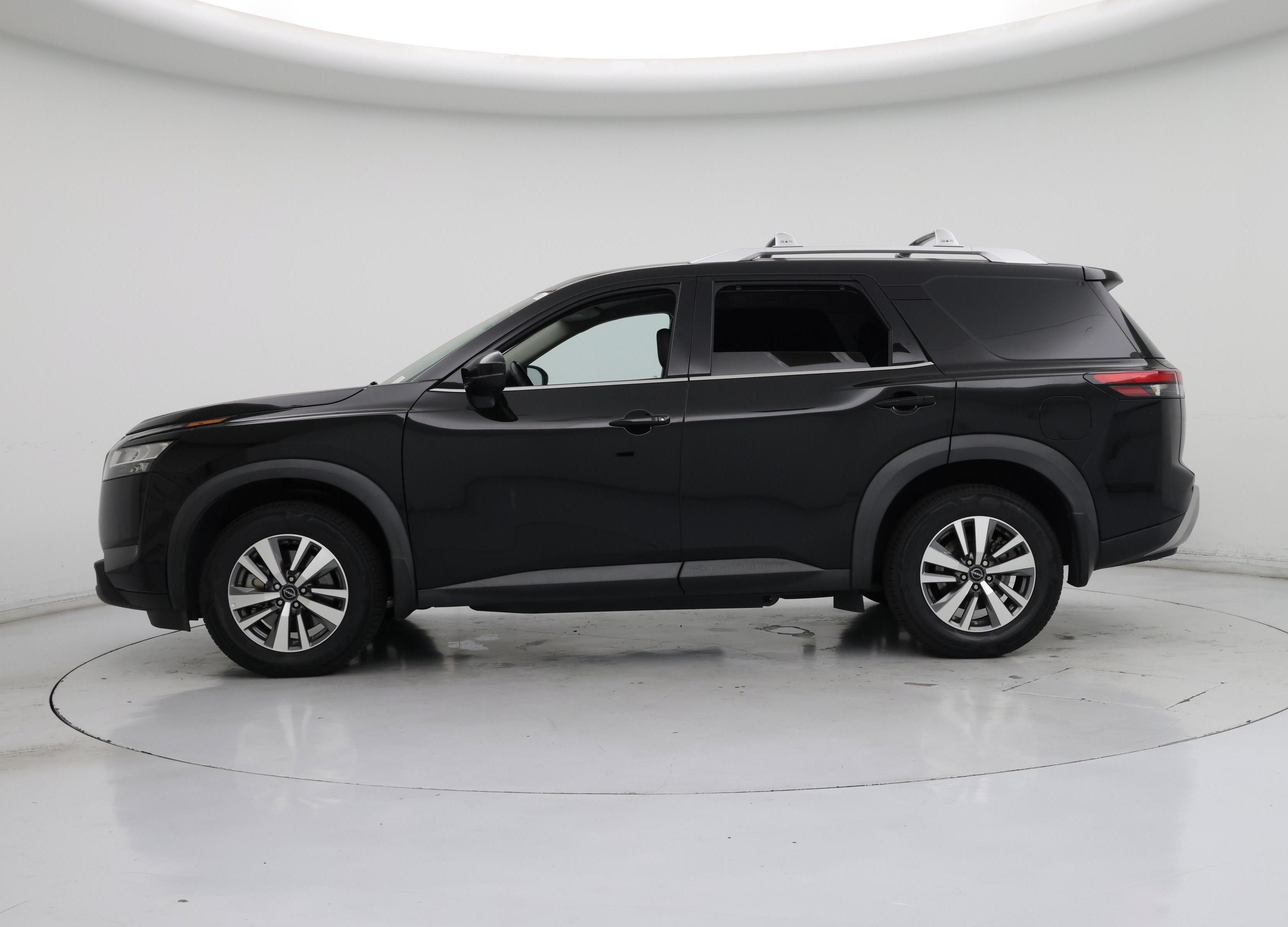 Thumbnail: 2023 Nissan Pathfinder - 3
