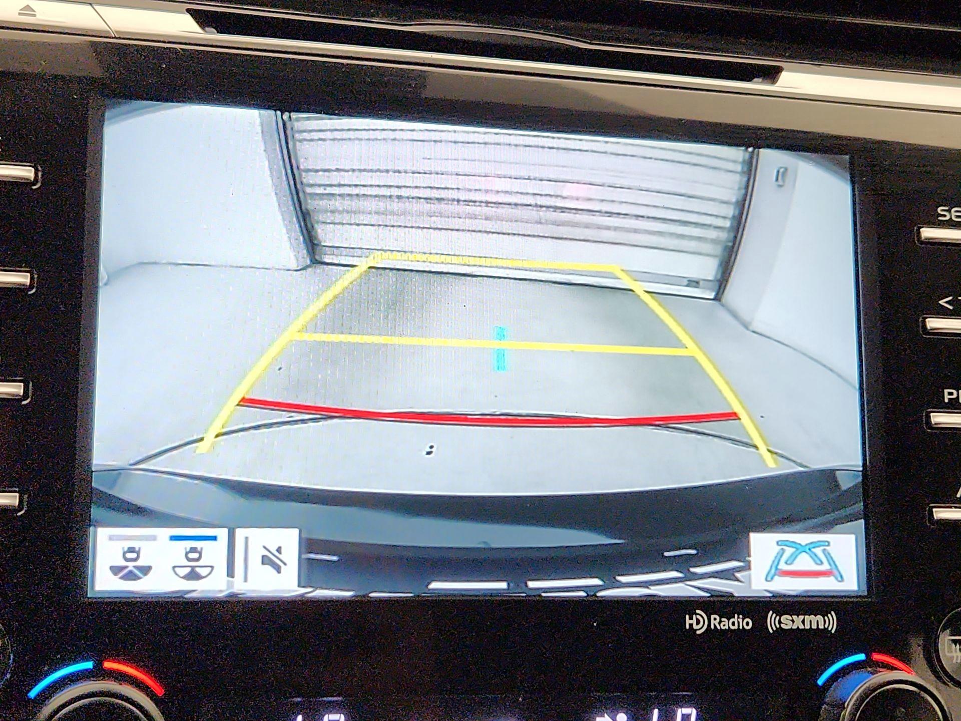 Thumbnail: 2020 Toyota Camry - 14