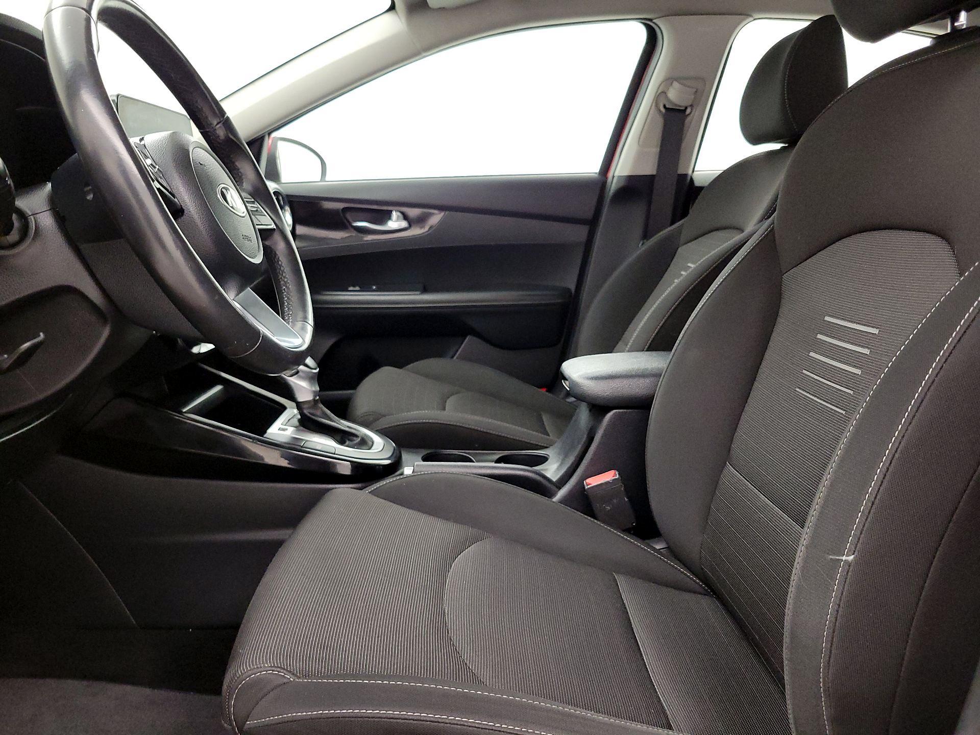 Thumbnail: 2019 Kia Forte - 11