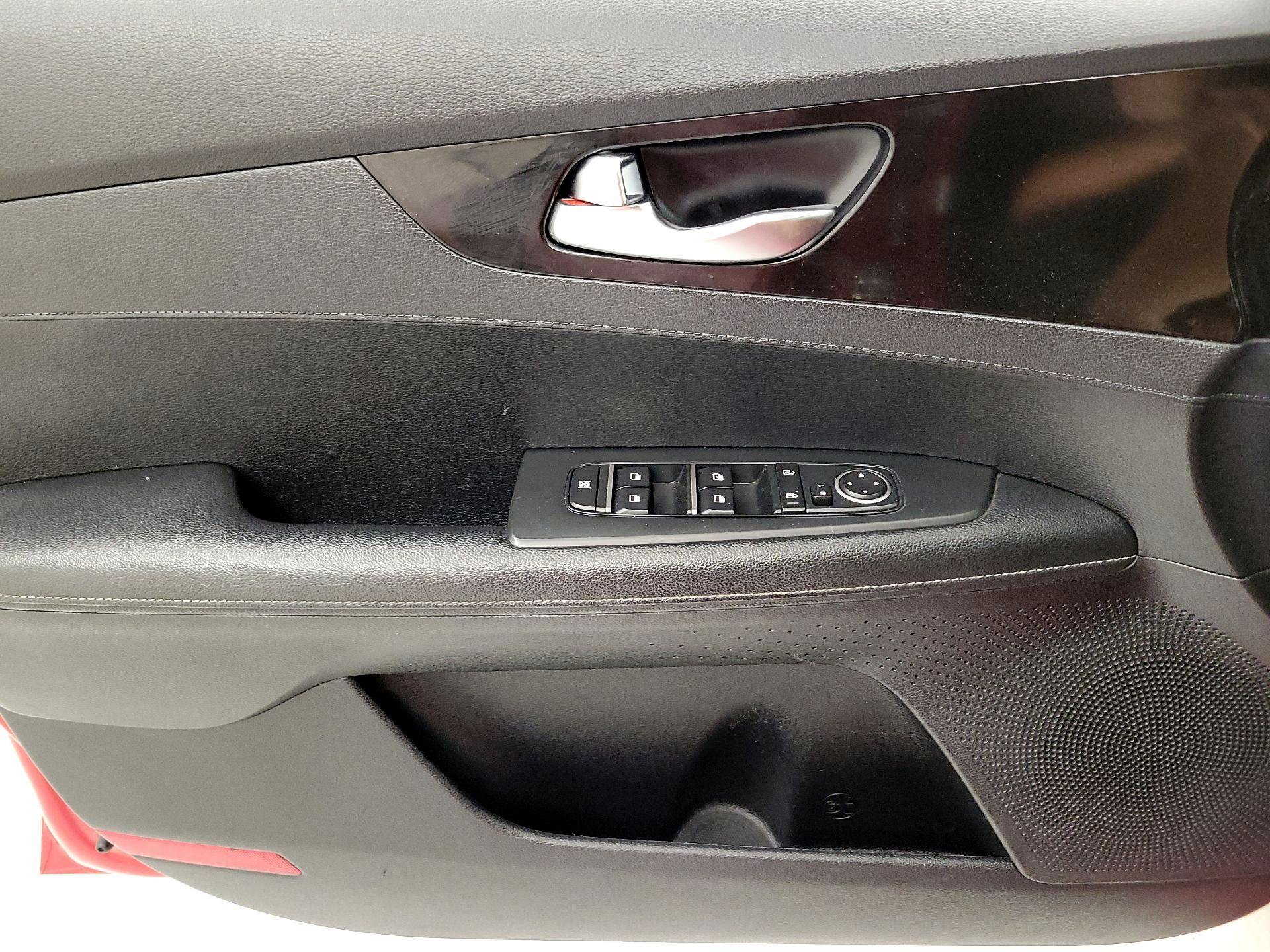 Thumbnail: 2019 Kia Forte - 12