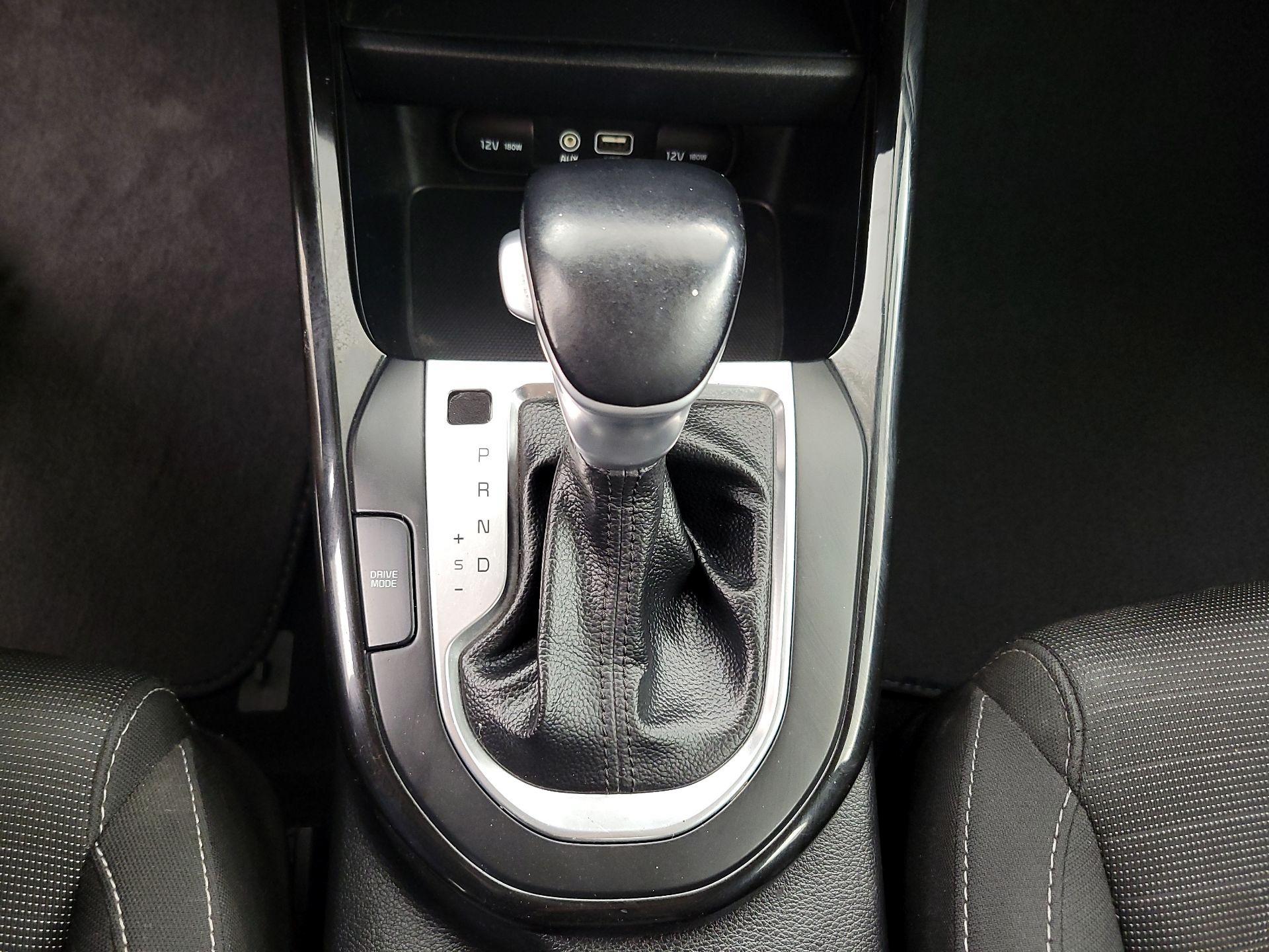 Thumbnail: 2019 Kia Forte - 17