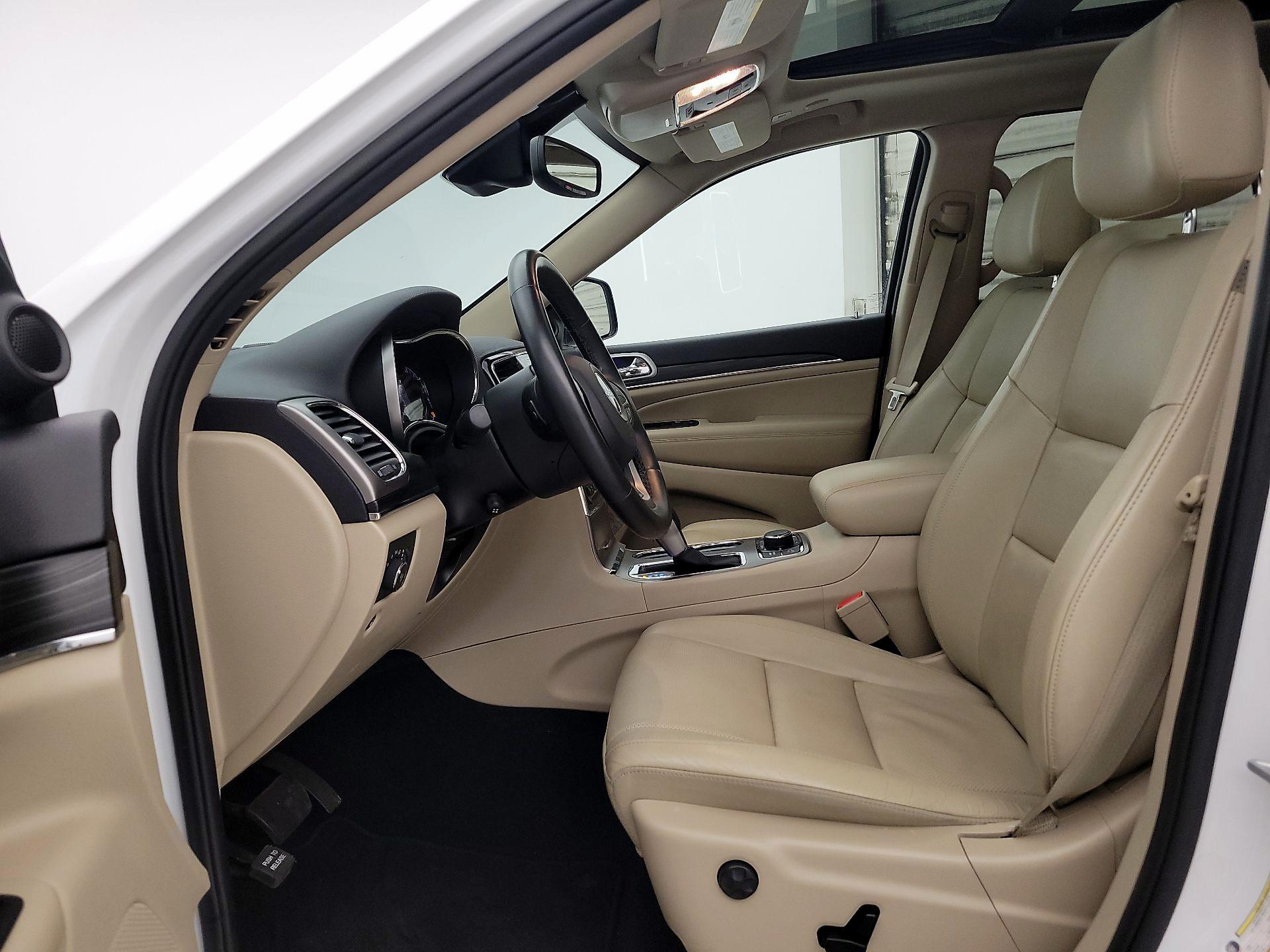 Thumbnail: 2019 Jeep Grand Cherokee - 11