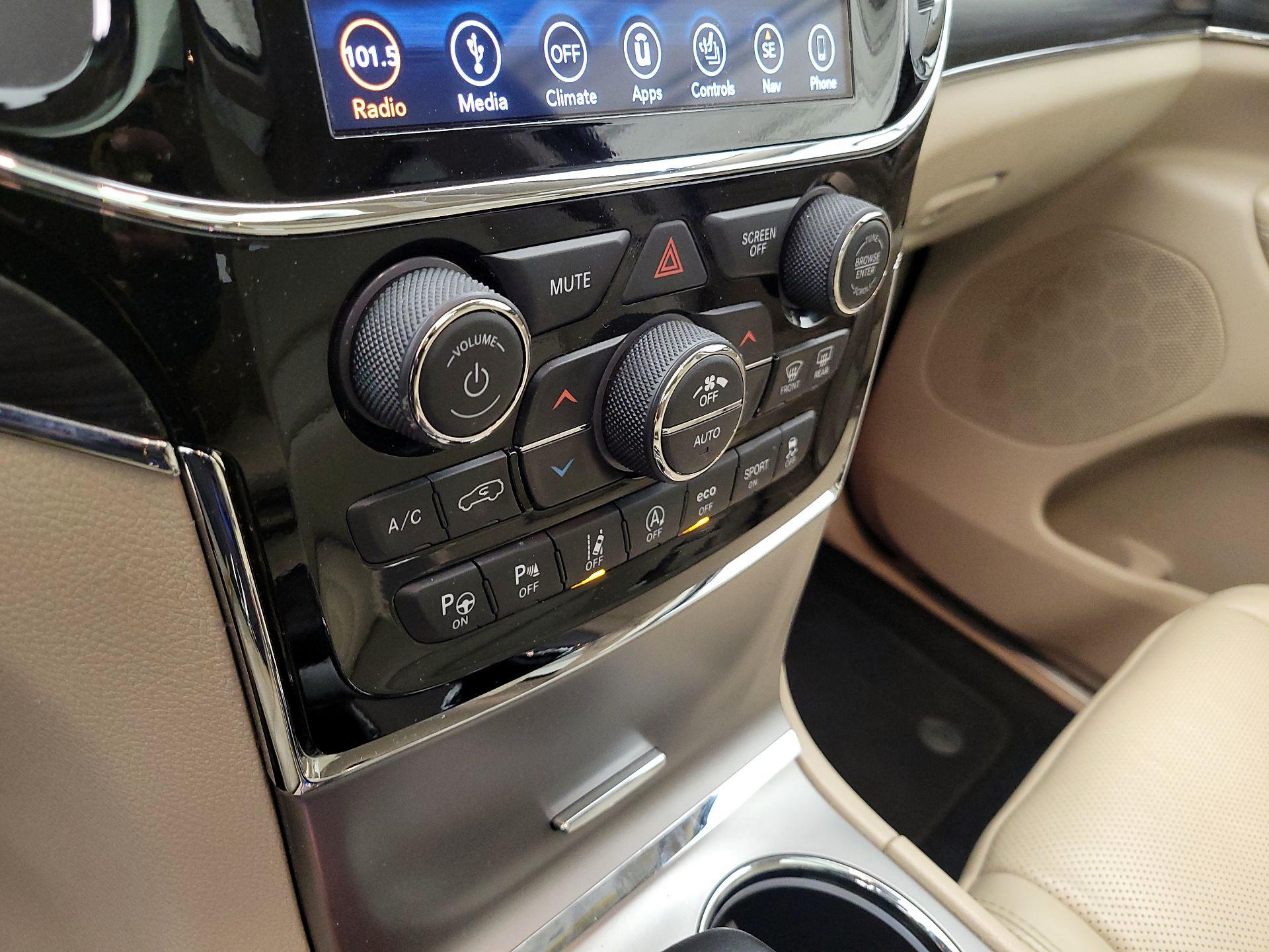 Thumbnail: 2019 Jeep Grand Cherokee - 17