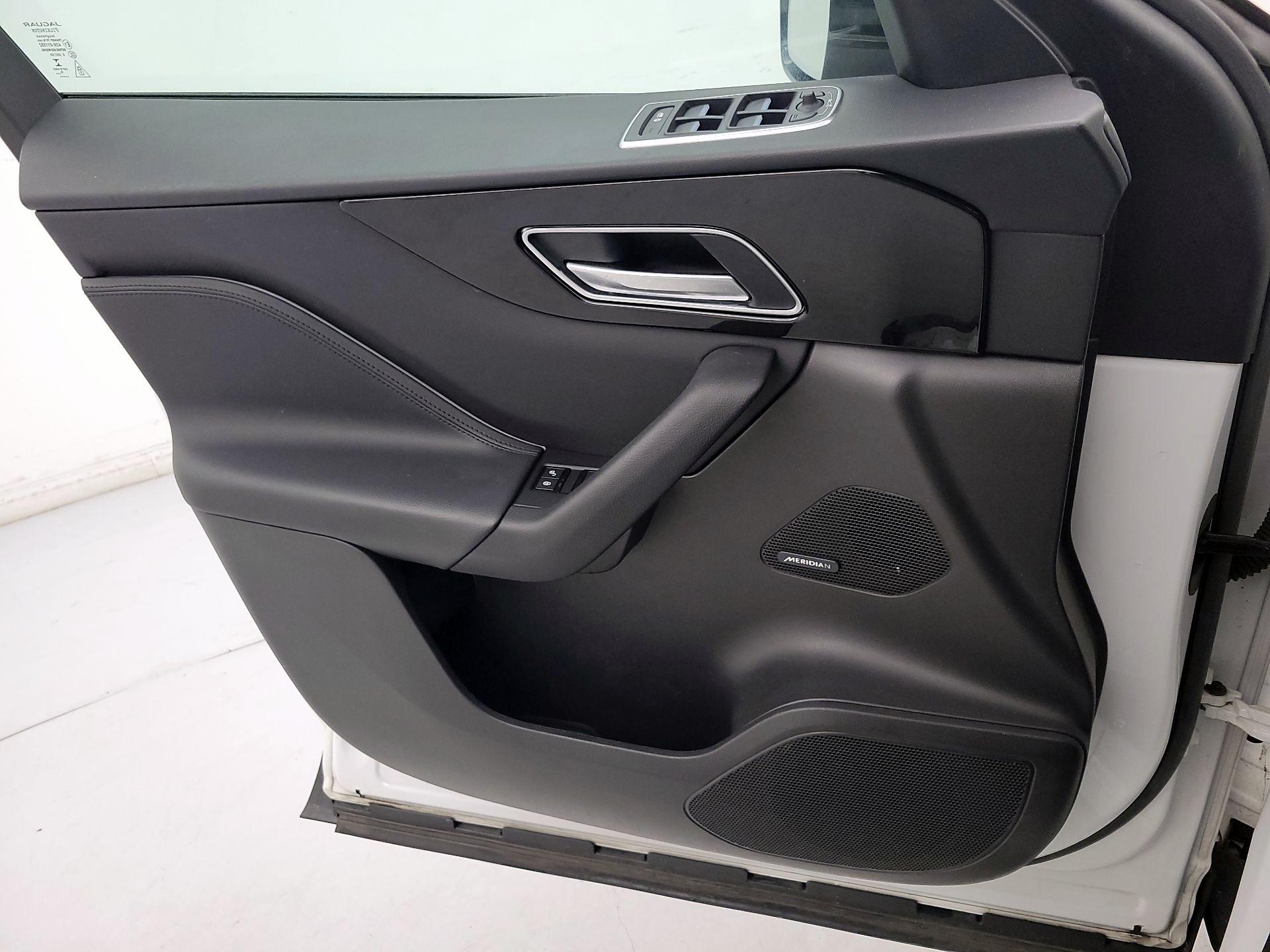 Thumbnail: 2019 Jaguar F-Pace - 12