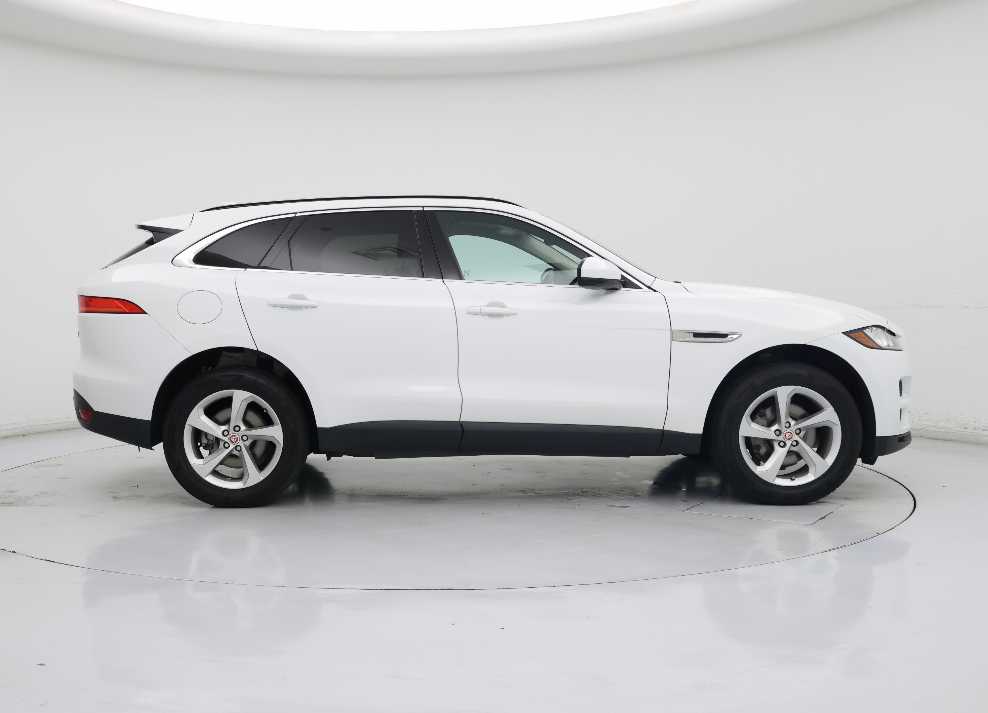 Thumbnail: 2019 Jaguar F-Pace - 7