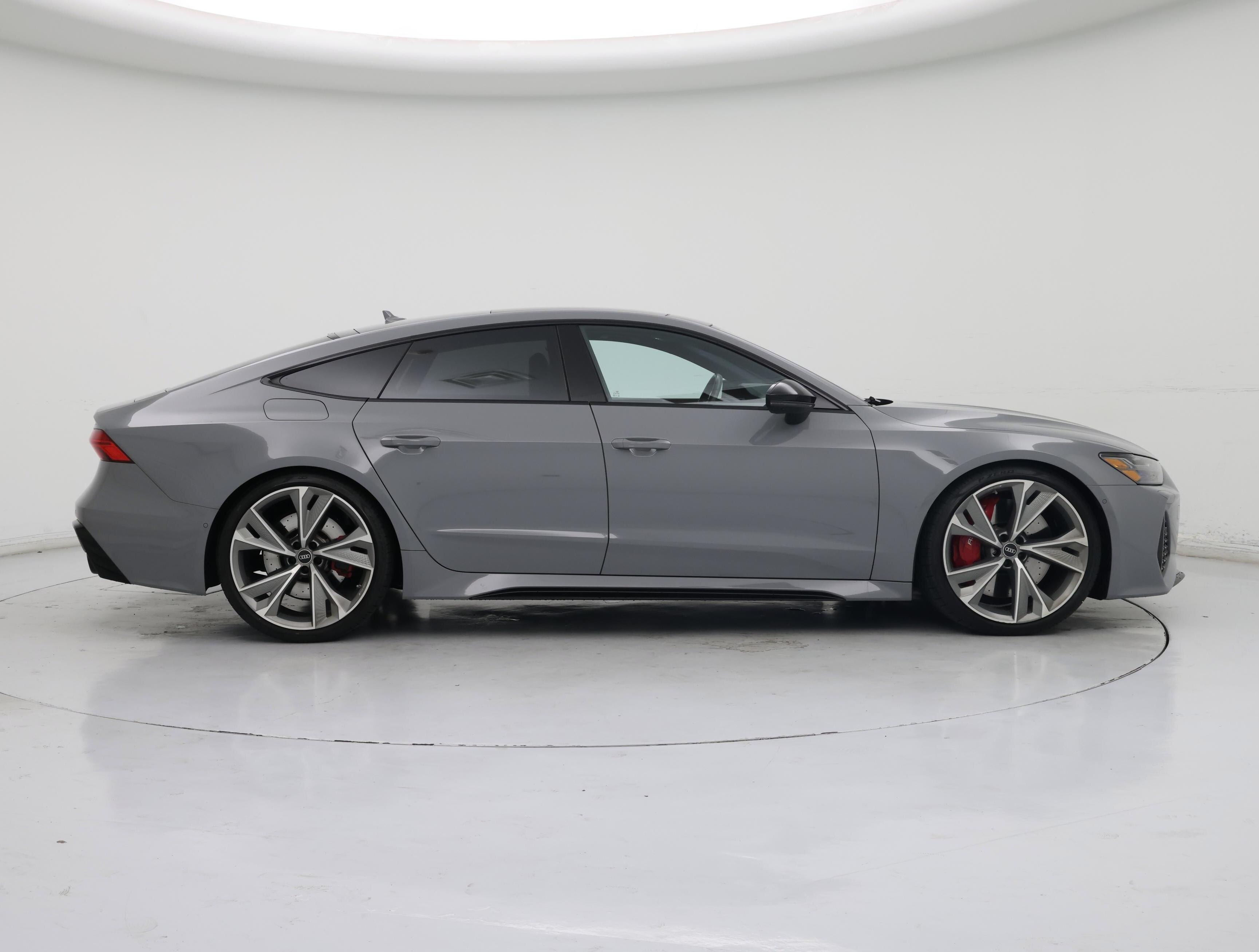 Thumbnail: 2021 Audi RS 7 - 7