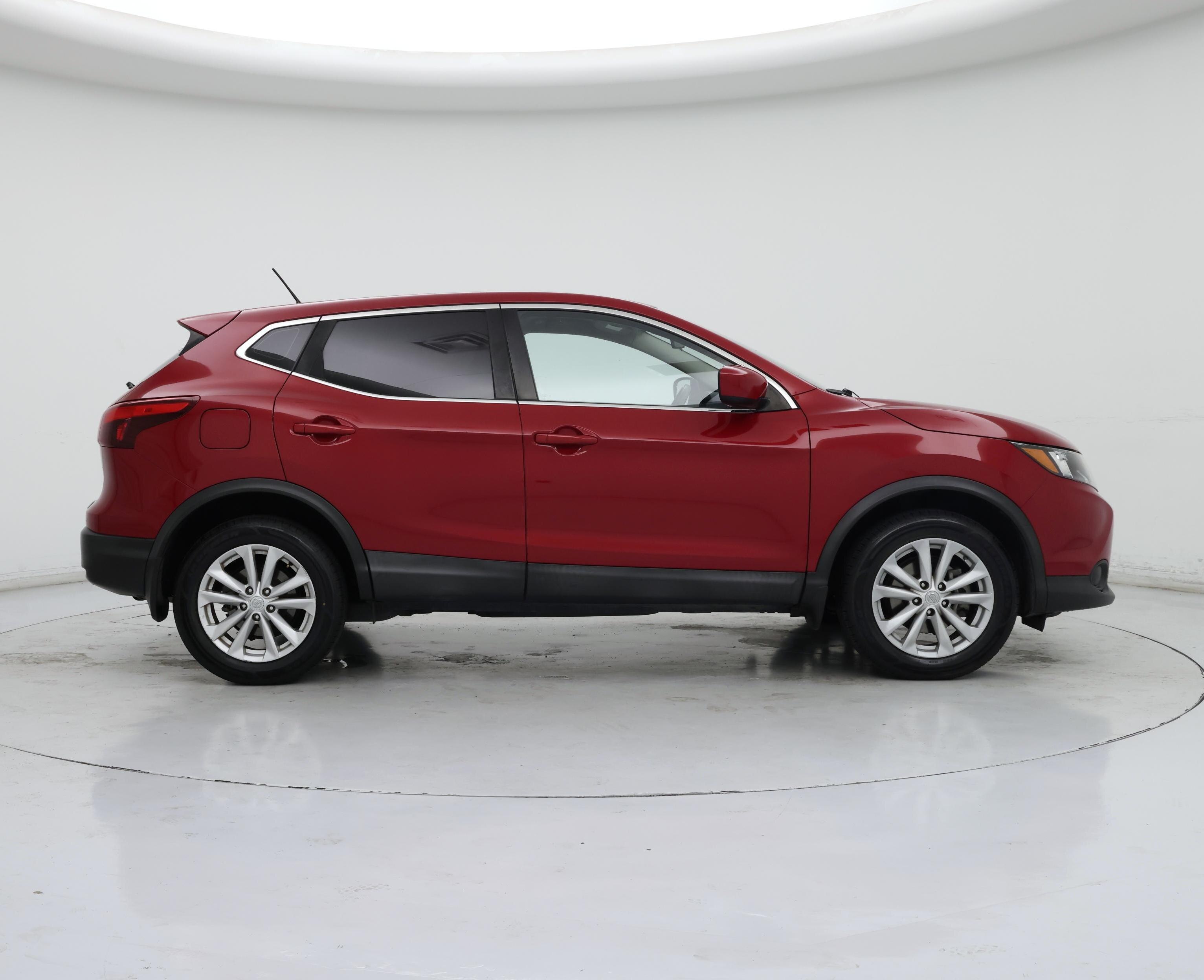 Thumbnail: 2018 Nissan Rogue Sport - 7
