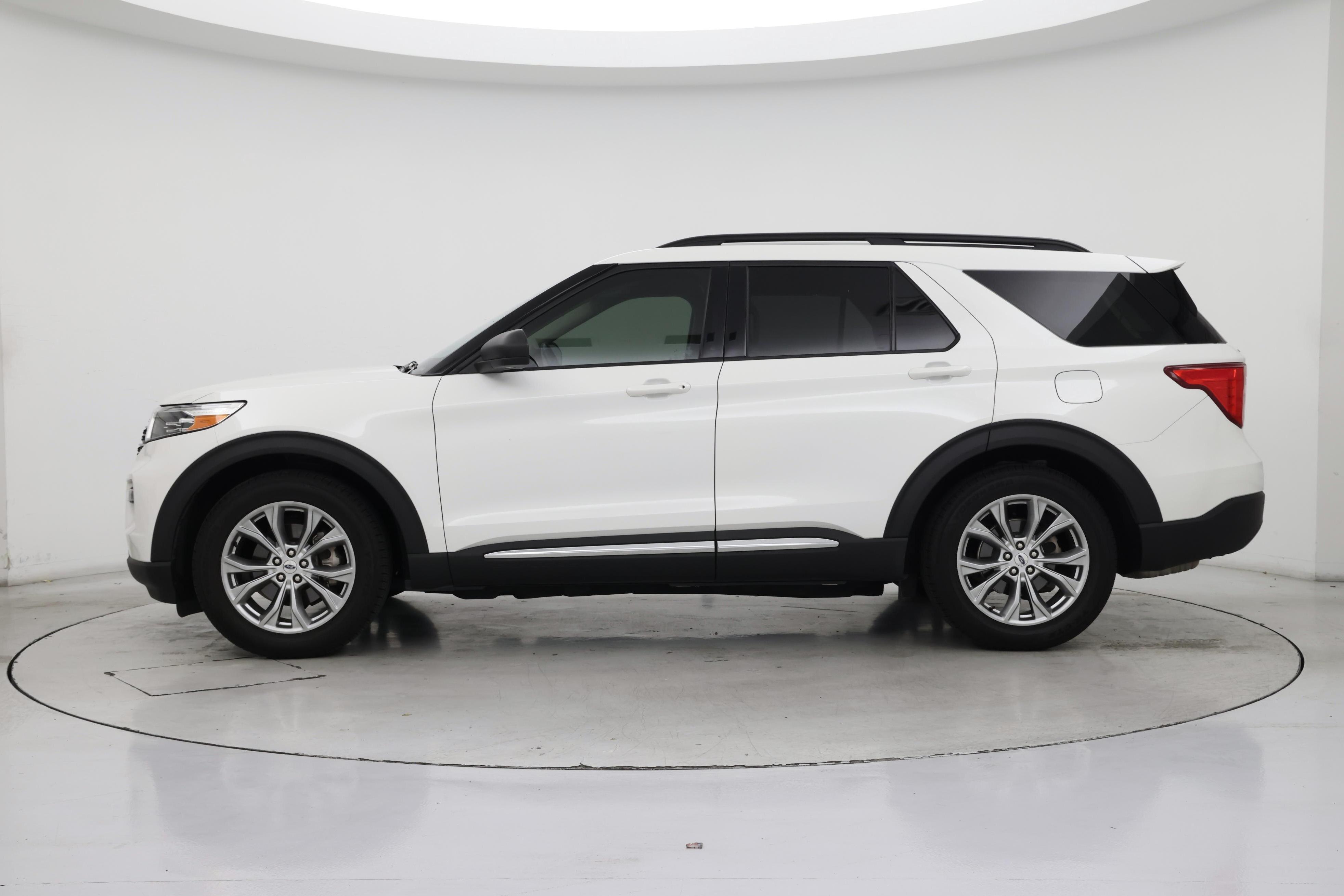 Thumbnail: 2020 Ford Explorer - 3
