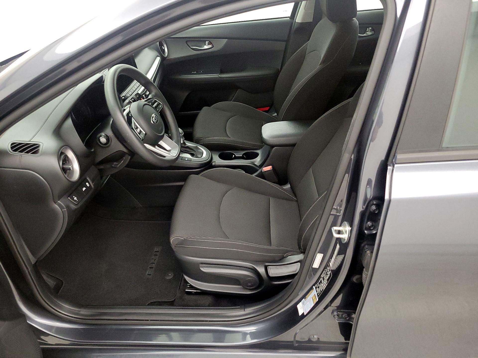 Thumbnail: 2021 Kia Forte - 11