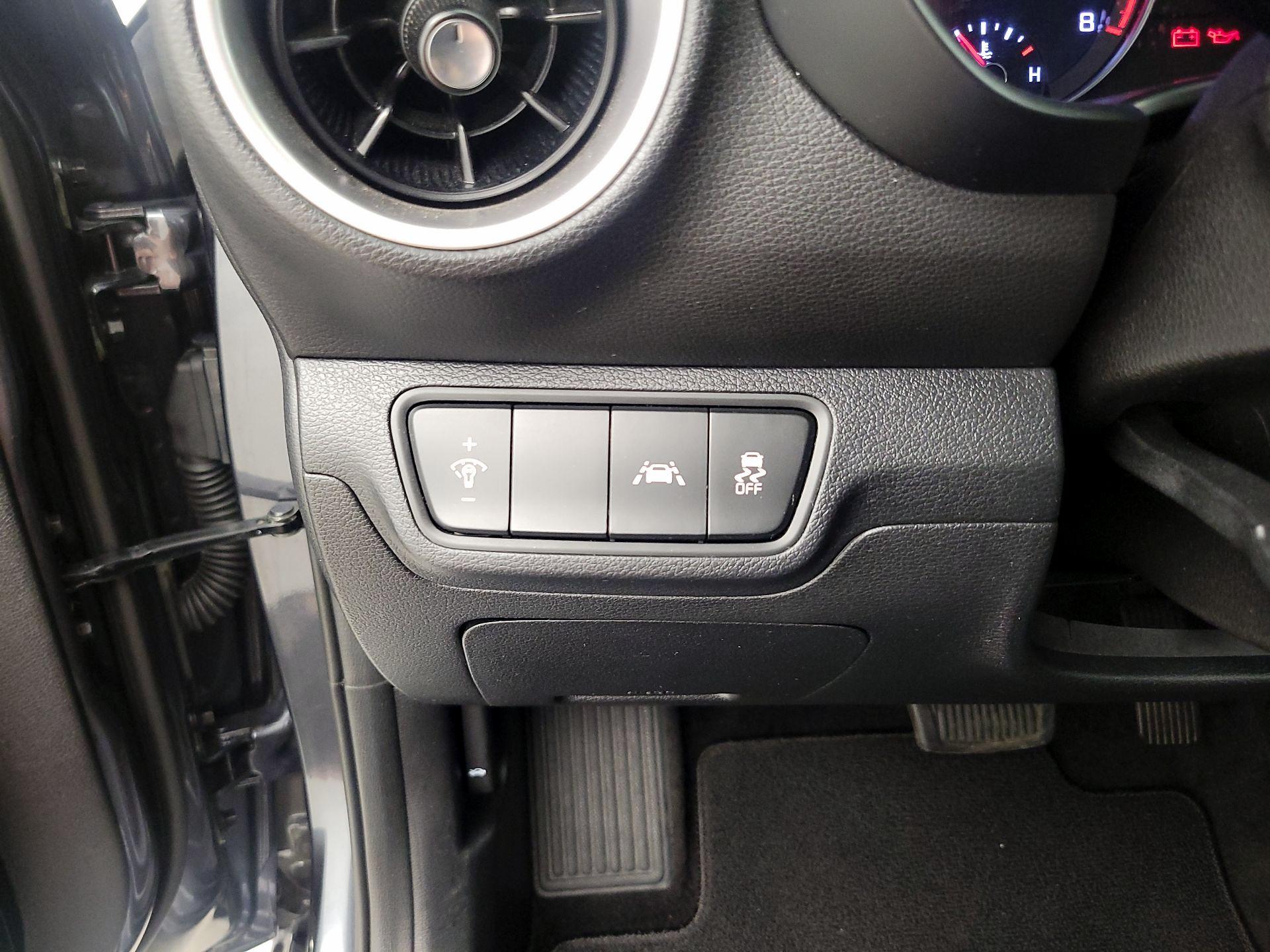 Thumbnail: 2021 Kia Forte - 13