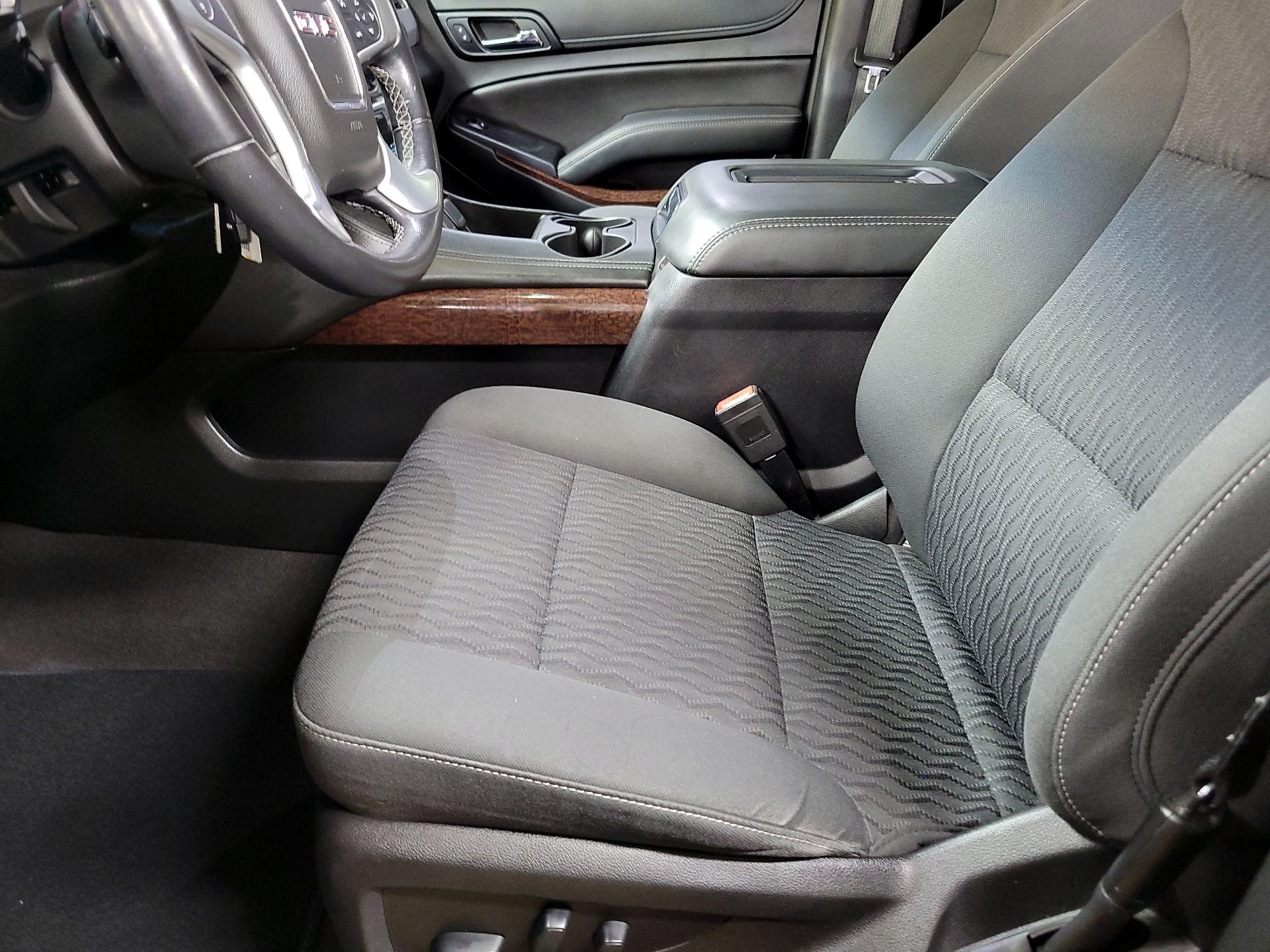 Thumbnail: 2019 GMC Yukon XL - 11