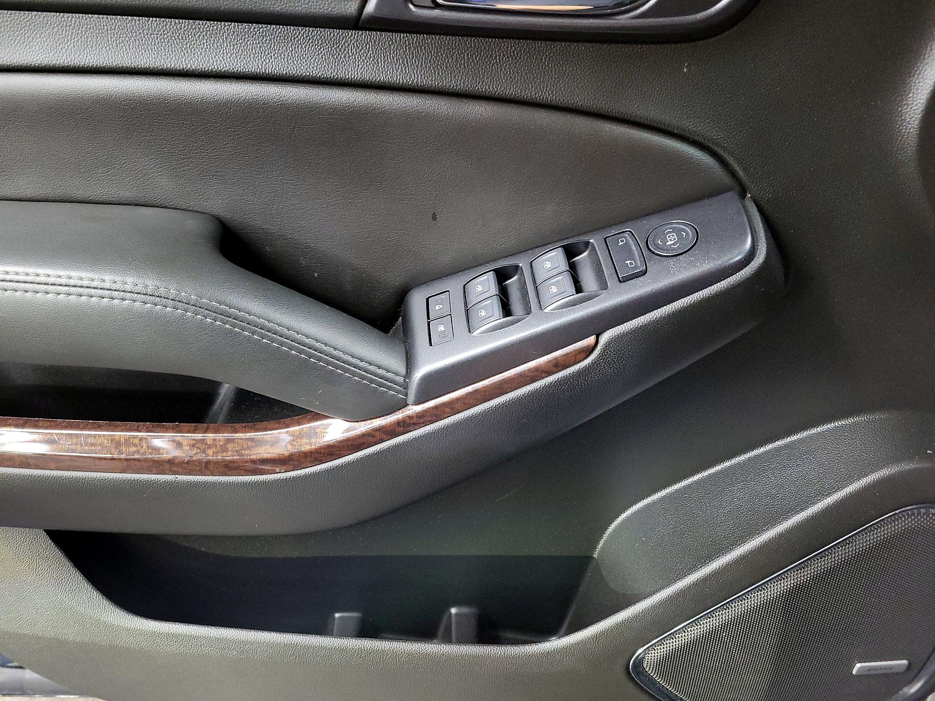 Thumbnail: 2019 GMC Yukon XL - 12