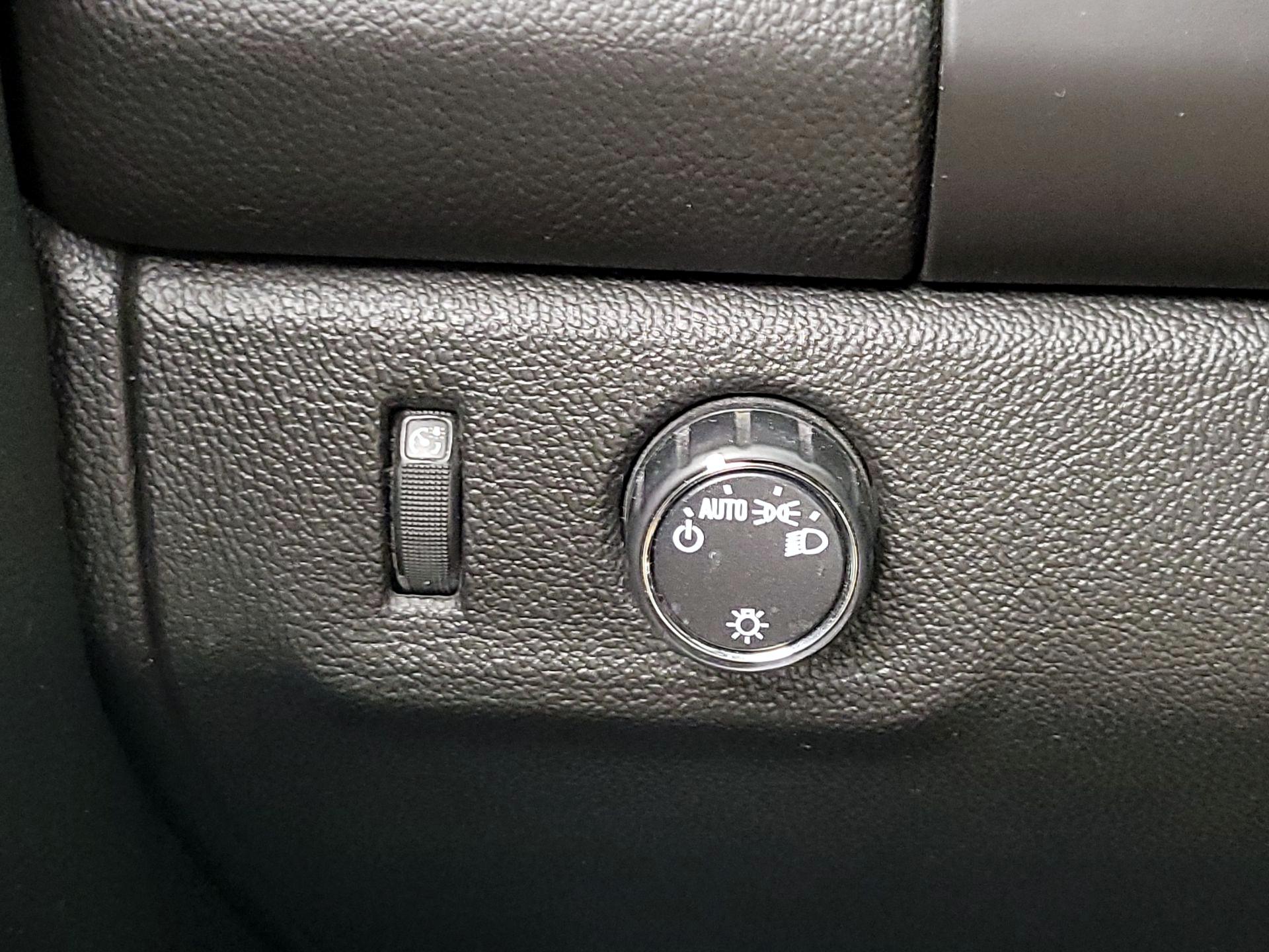 Thumbnail: 2016 Chevrolet Colorado - 13