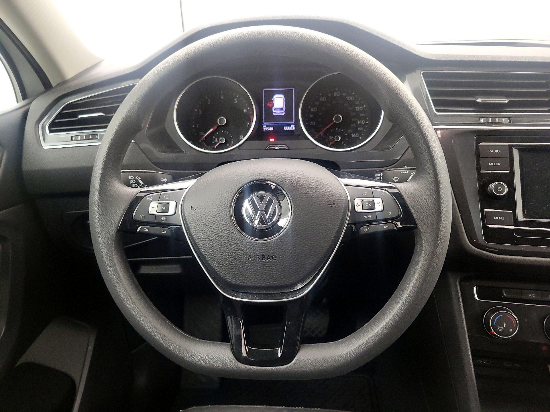 Thumbnail: 2021 Volkswagen Tiguan - 10