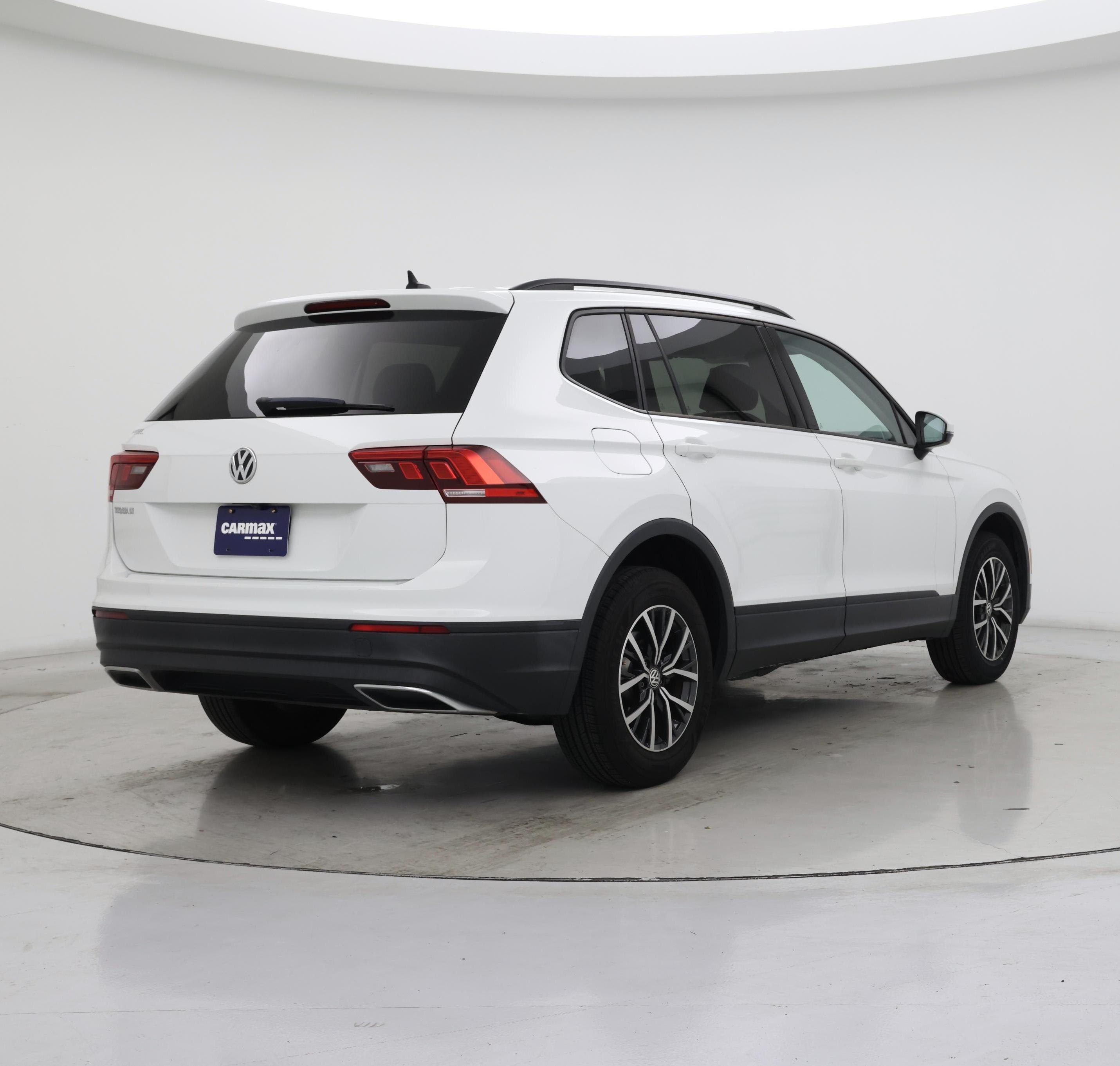 Thumbnail: 2021 Volkswagen Tiguan - 8