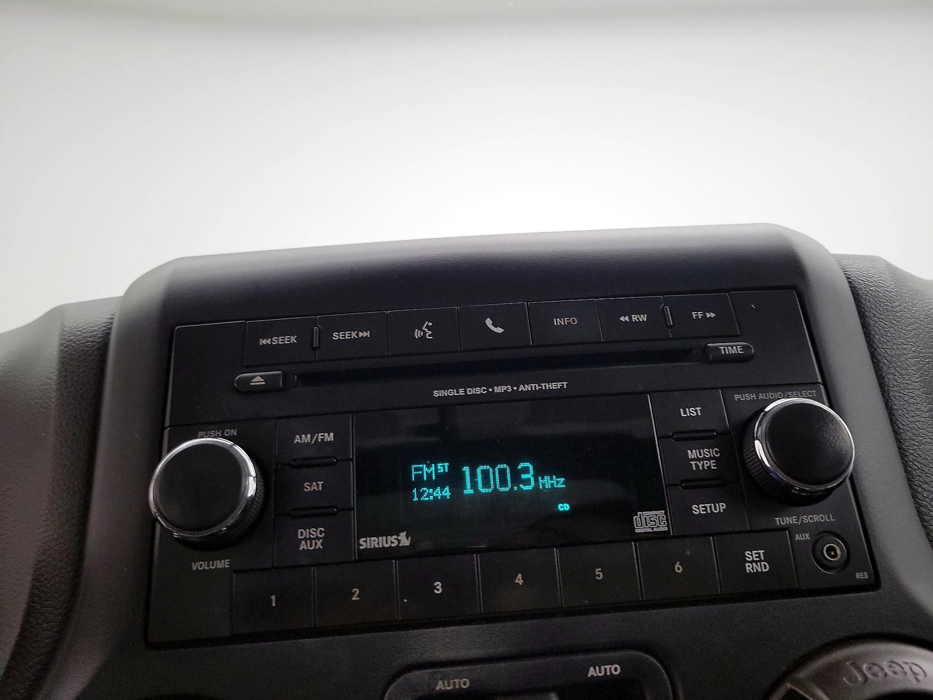 Thumbnail: 2018 Jeep Wrangler - 13