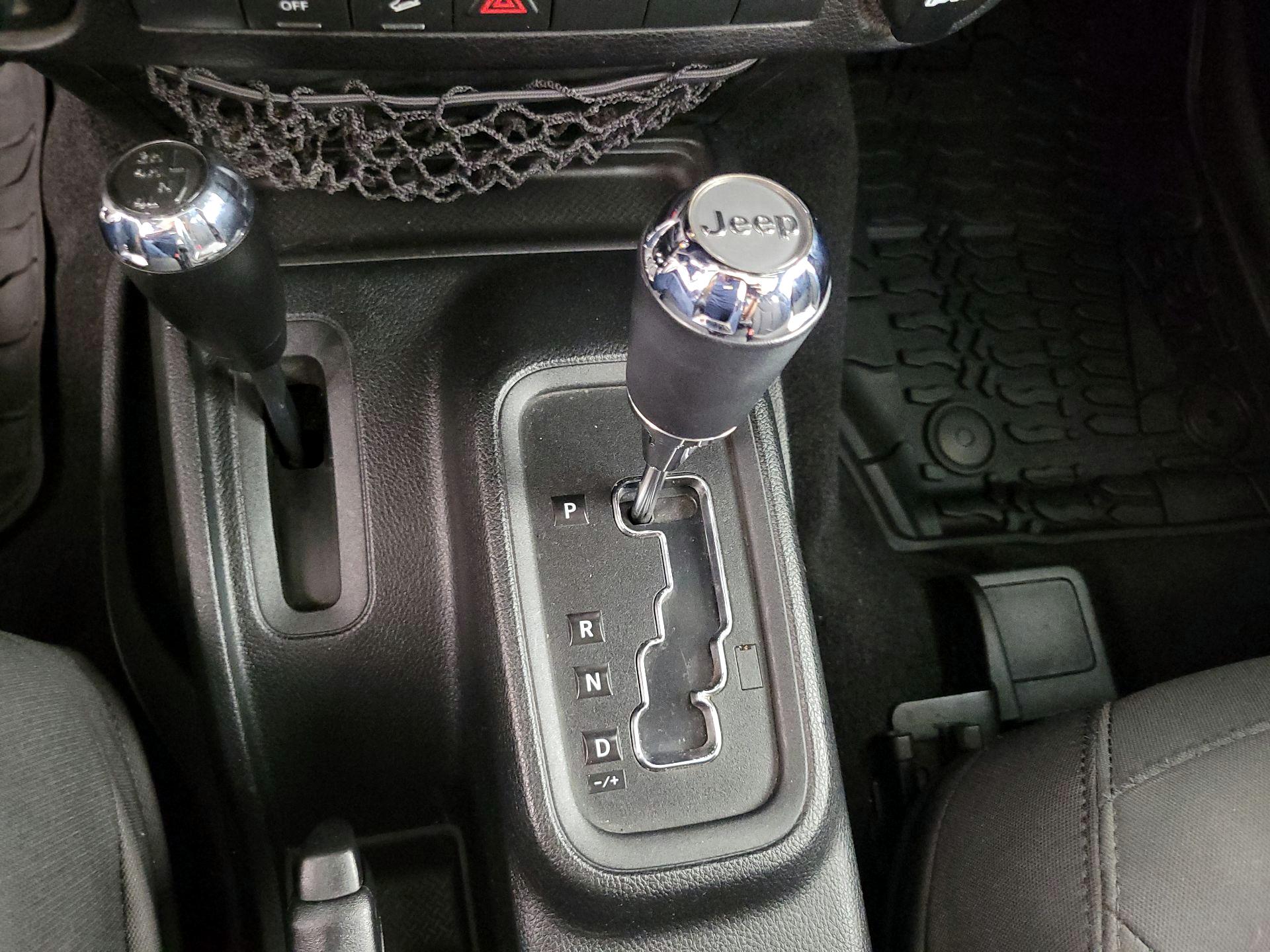 Thumbnail: 2018 Jeep Wrangler - 15