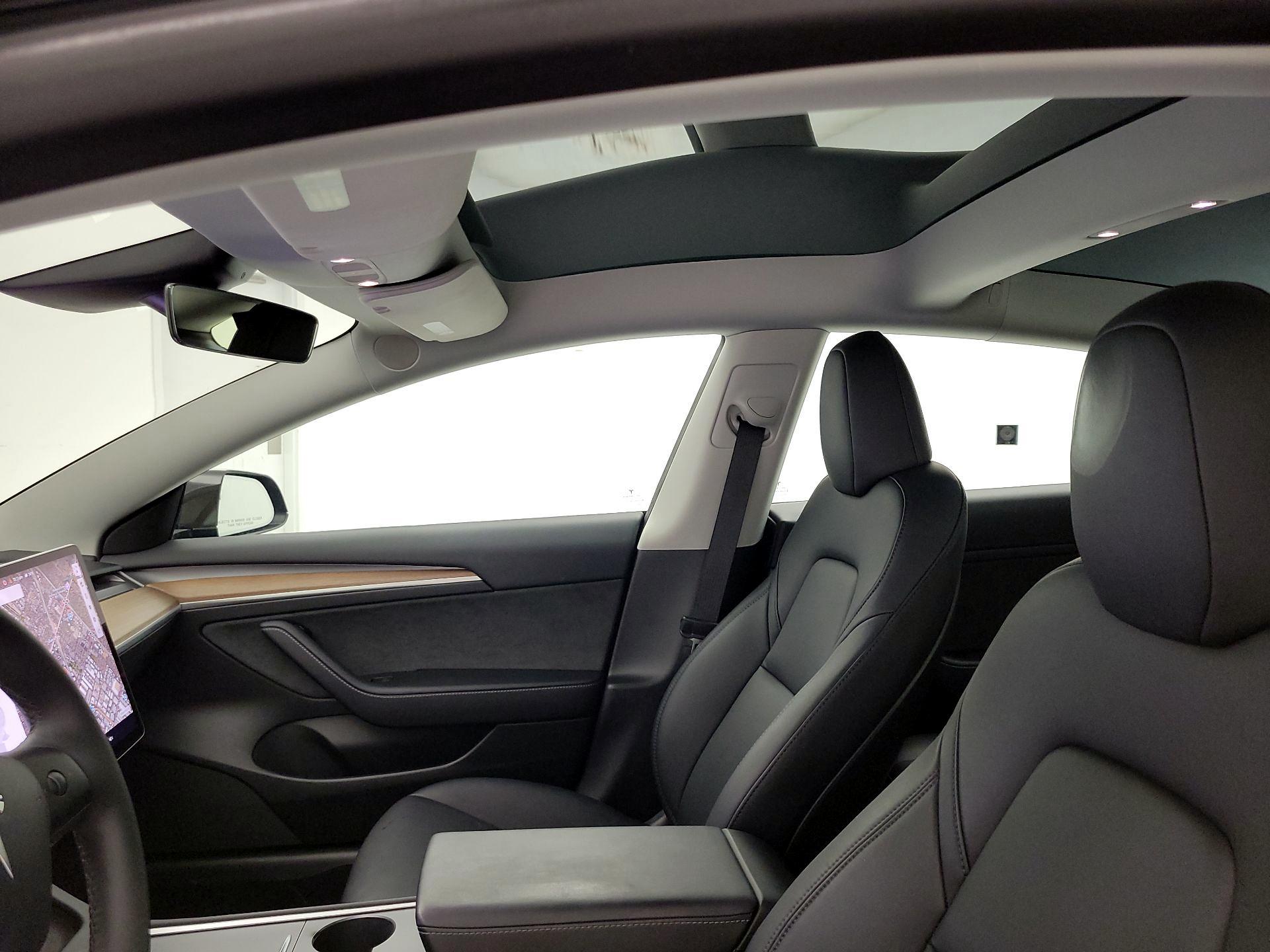 Thumbnail: 2023 Tesla Model 3 - 18