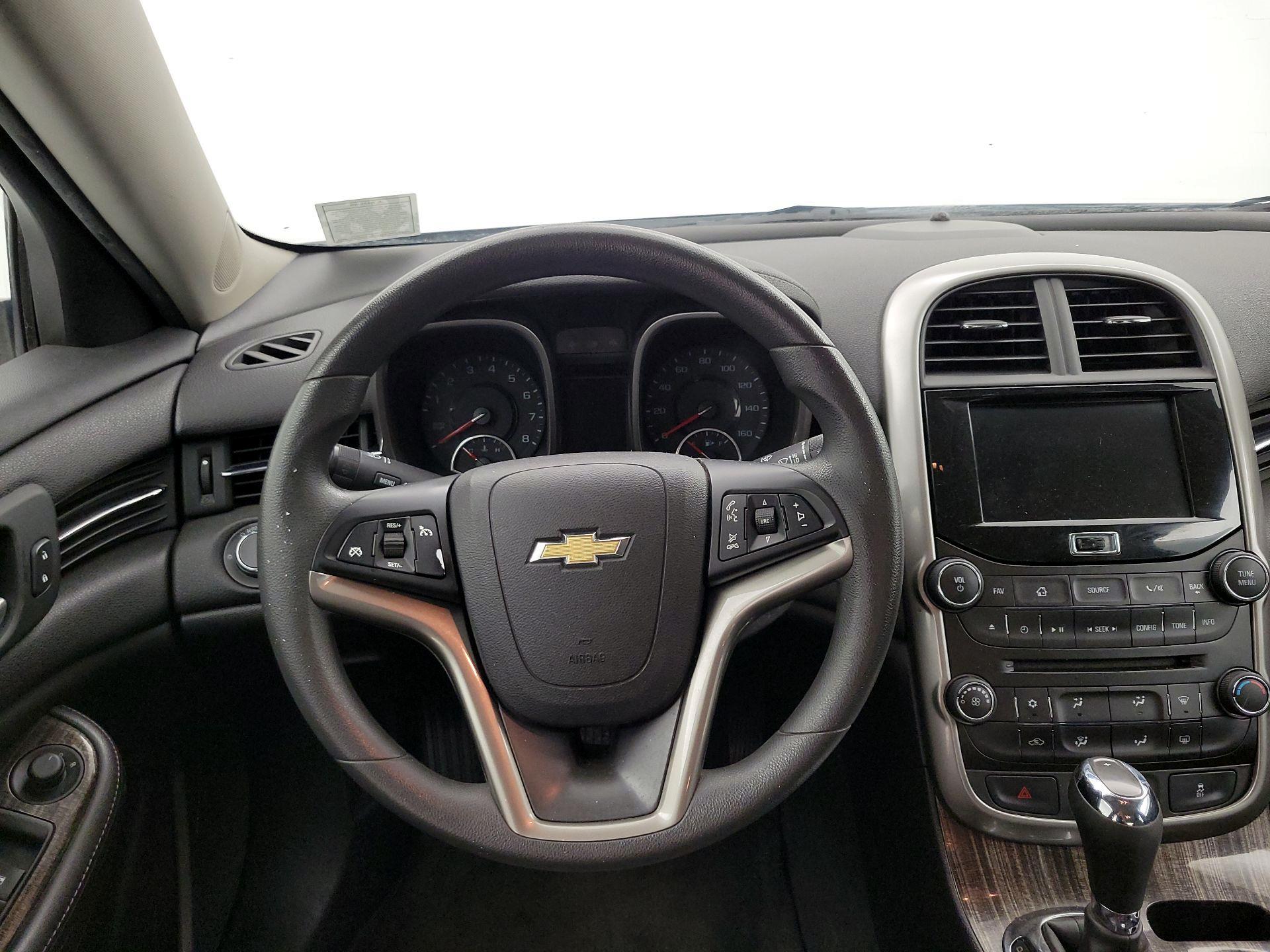Thumbnail: 2016 Chevrolet Malibu - 10