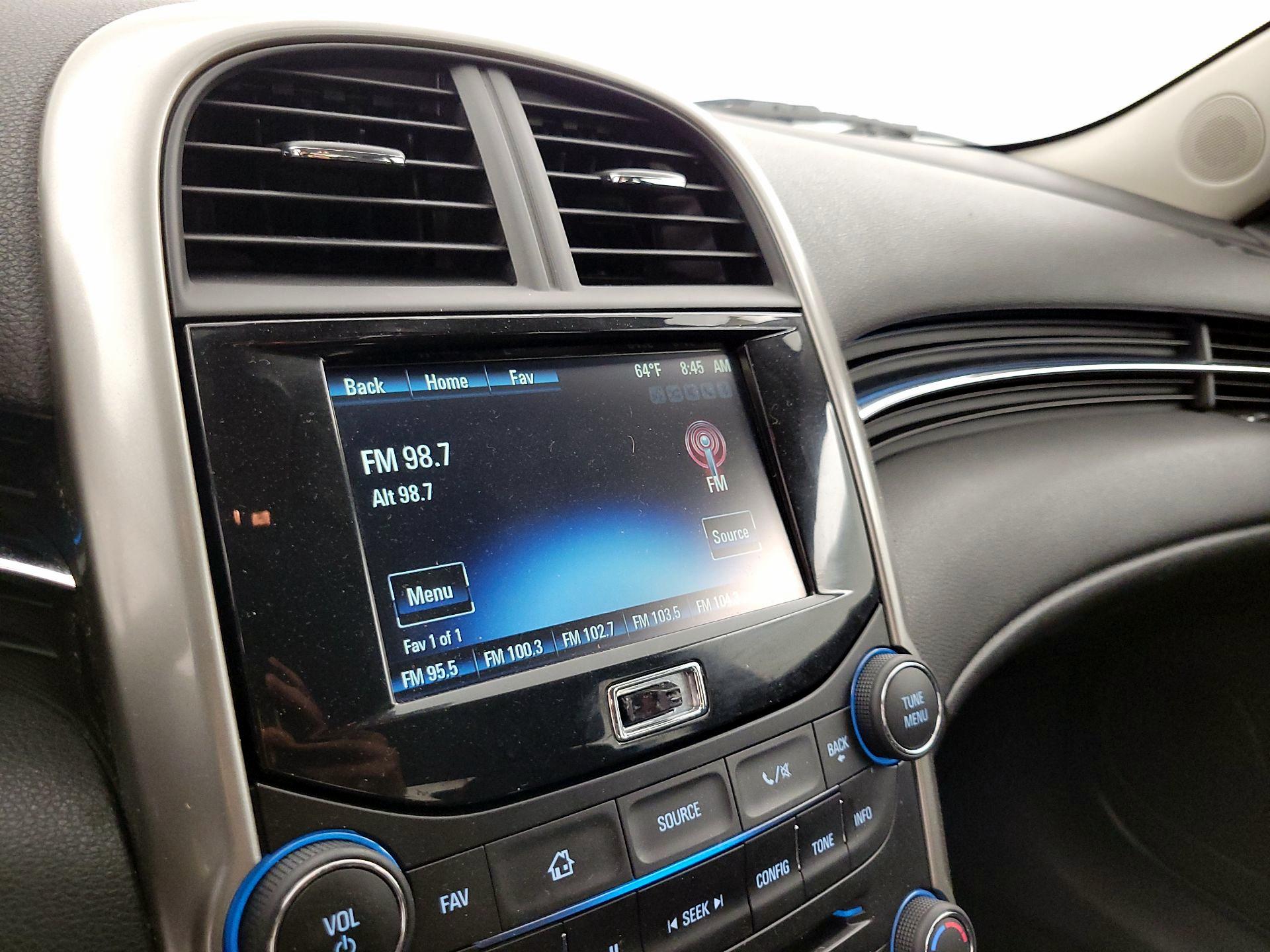Thumbnail: 2016 Chevrolet Malibu - 14