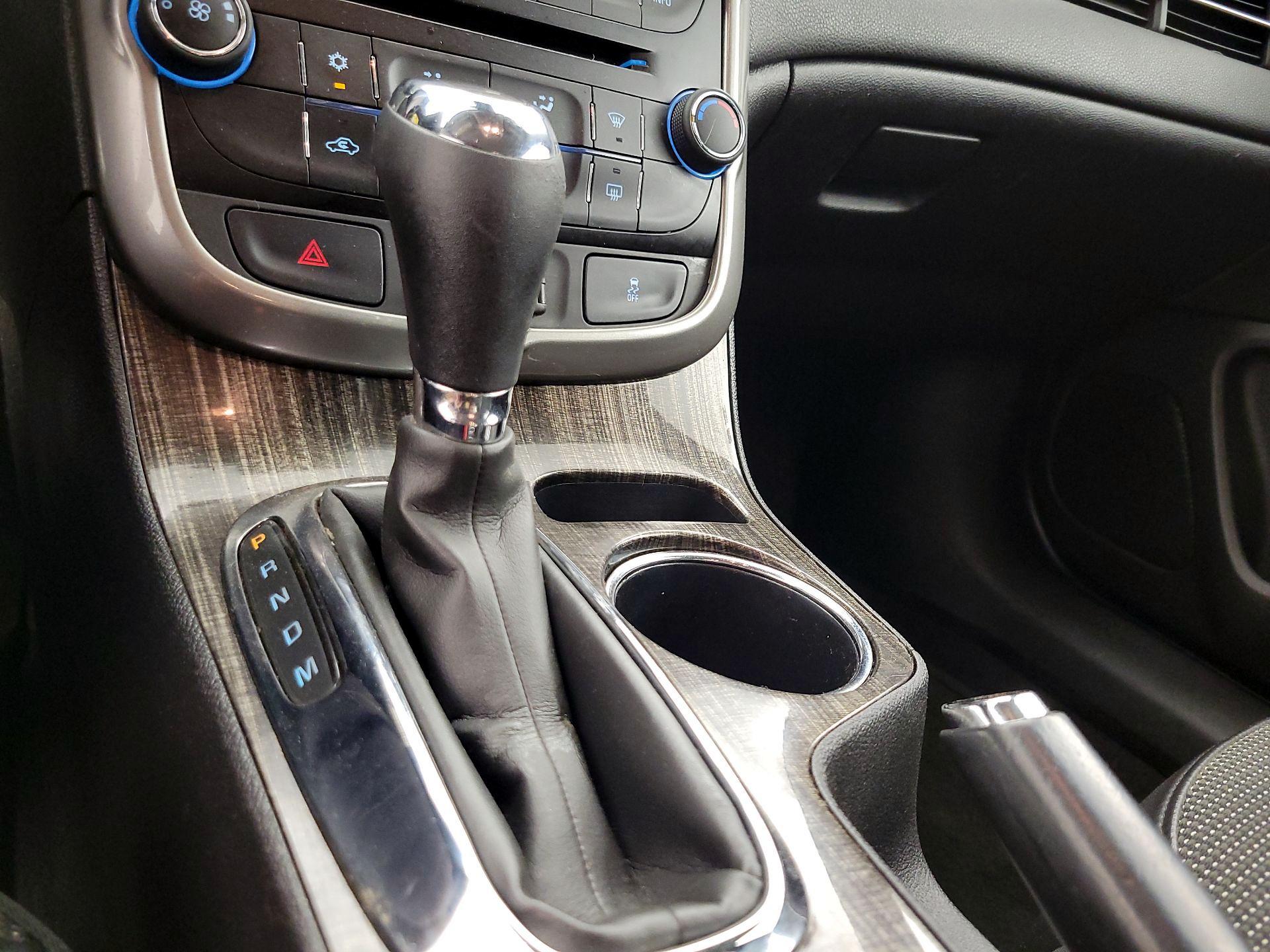 Thumbnail: 2016 Chevrolet Malibu - 16