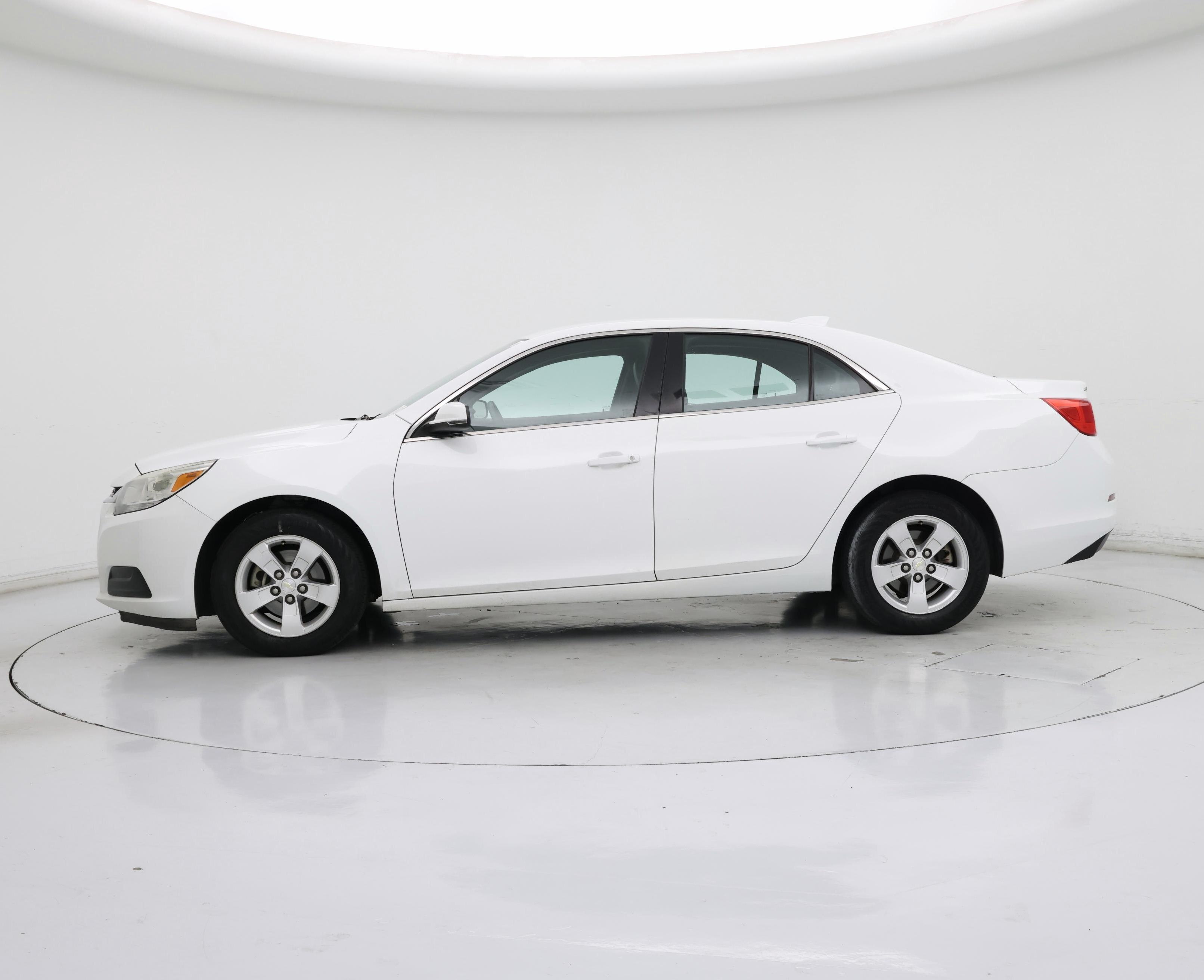 Thumbnail: 2016 Chevrolet Malibu - 3