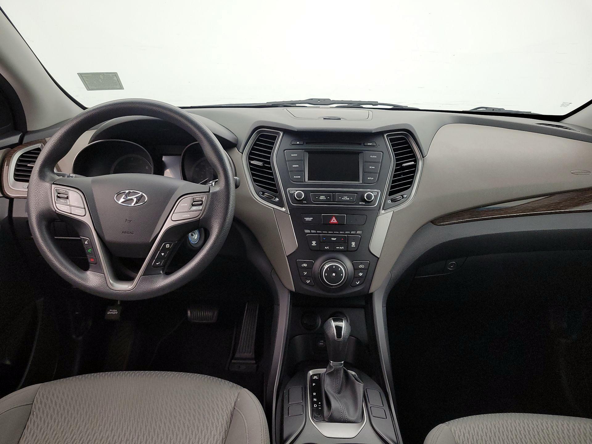 Thumbnail: 2017 Hyundai Santa Fe - 9