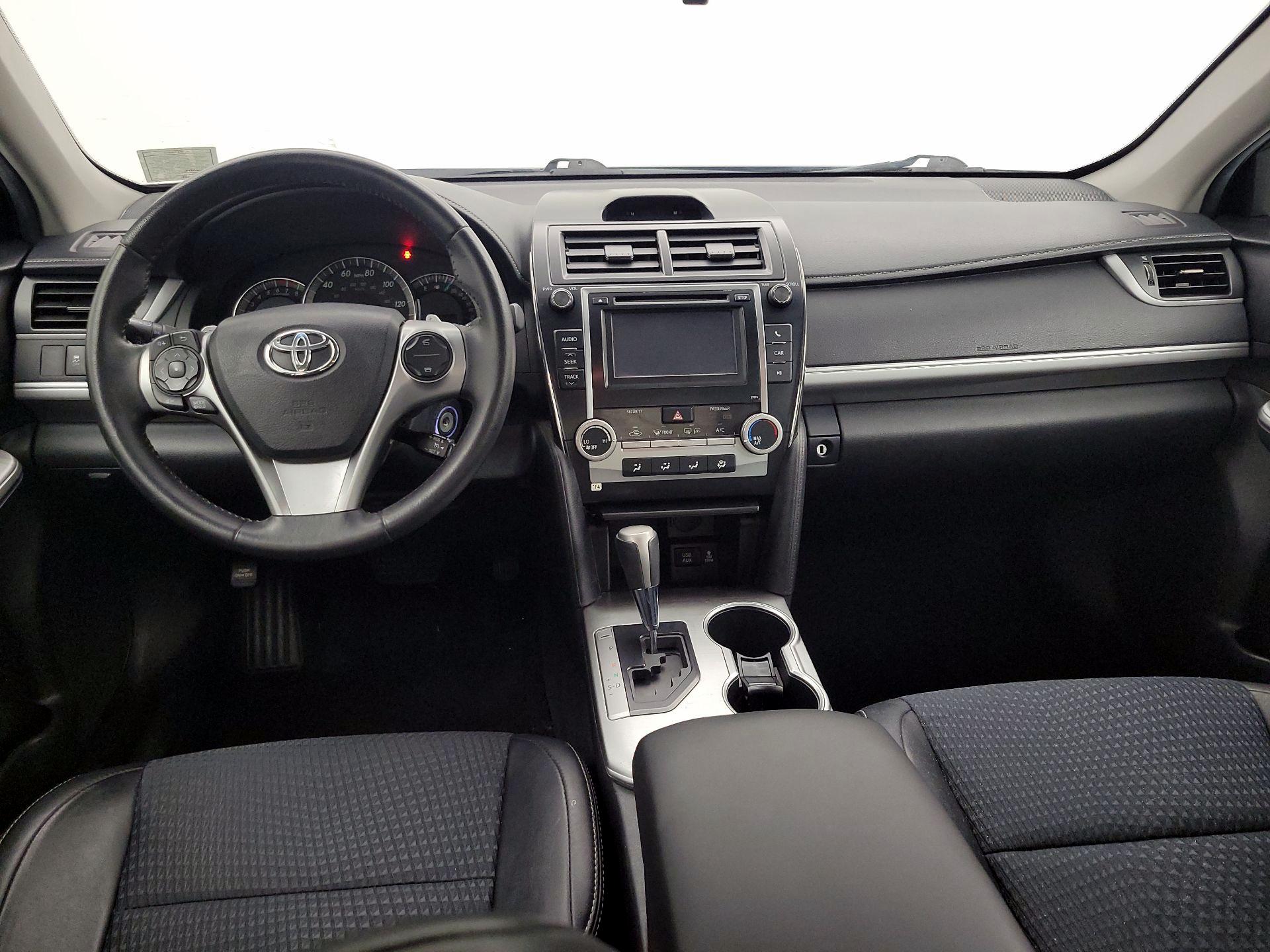 Thumbnail: 2014 Toyota Camry - 9