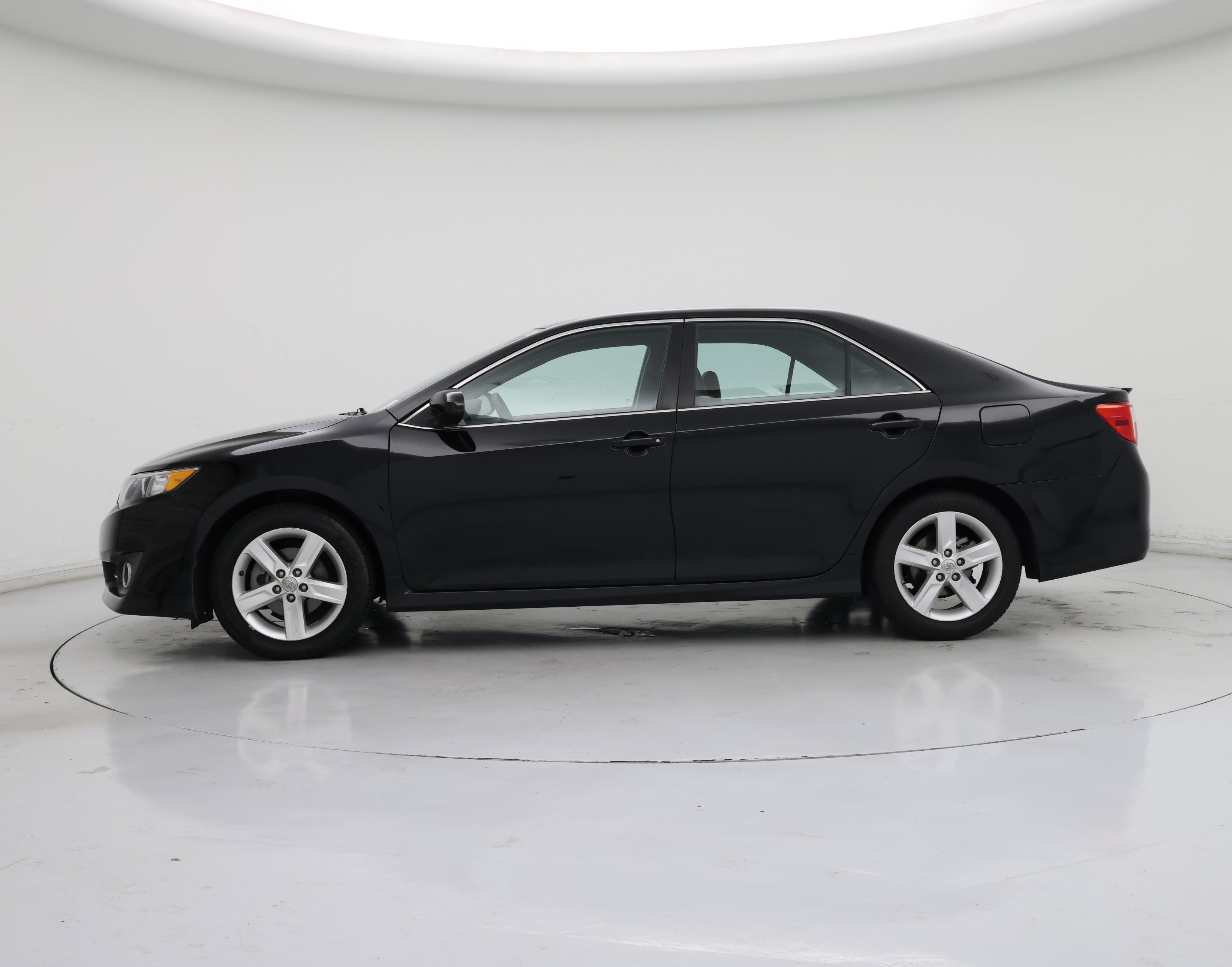 Thumbnail: 2014 Toyota Camry - 3
