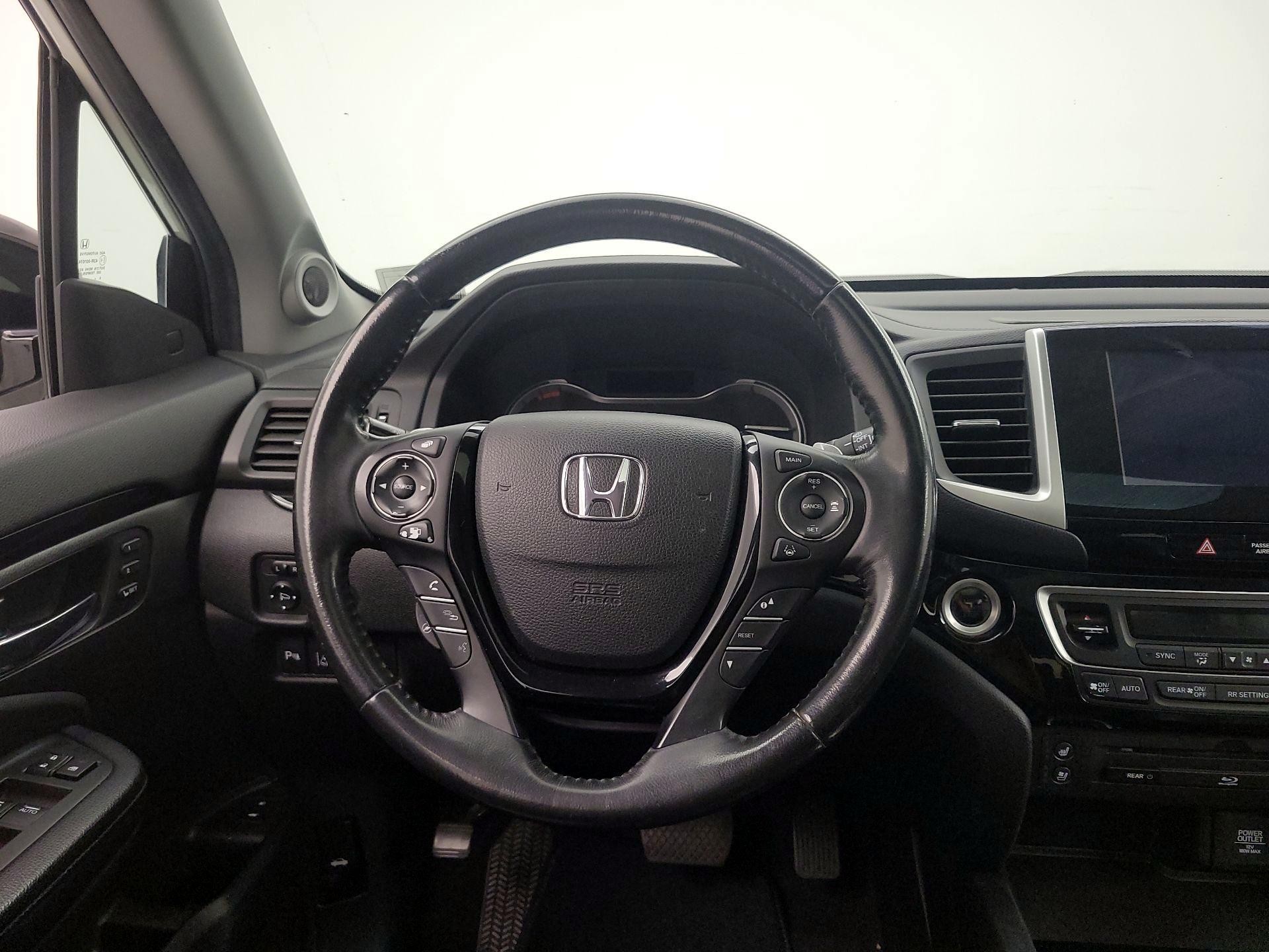 Thumbnail: 2016 Honda Pilot - 10