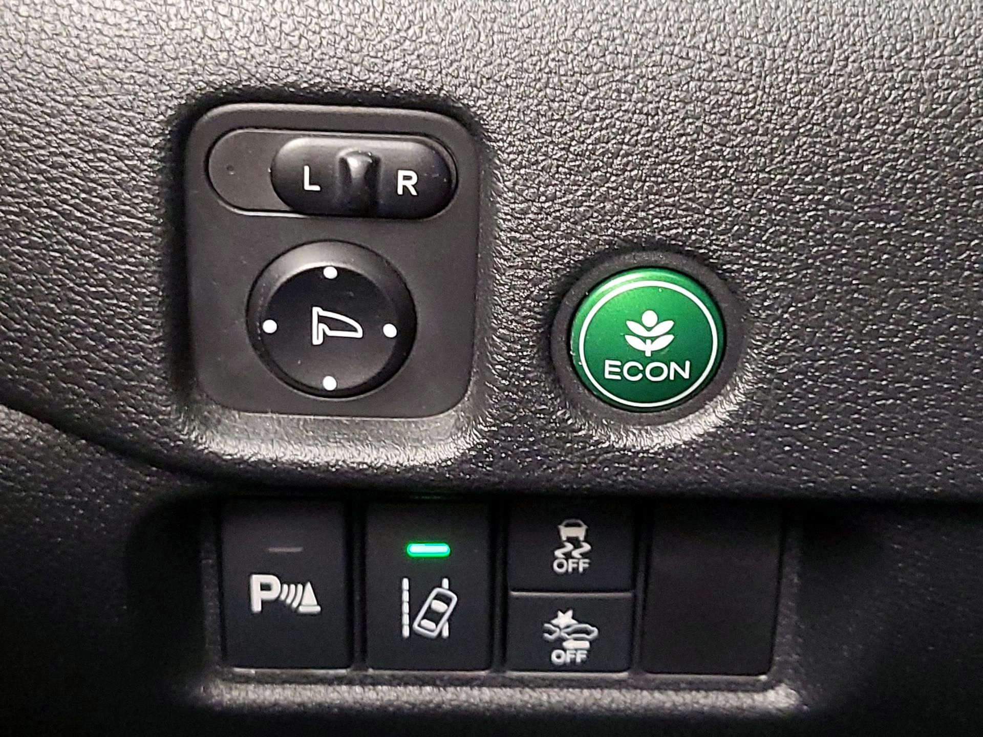 Thumbnail: 2016 Honda Pilot - 13