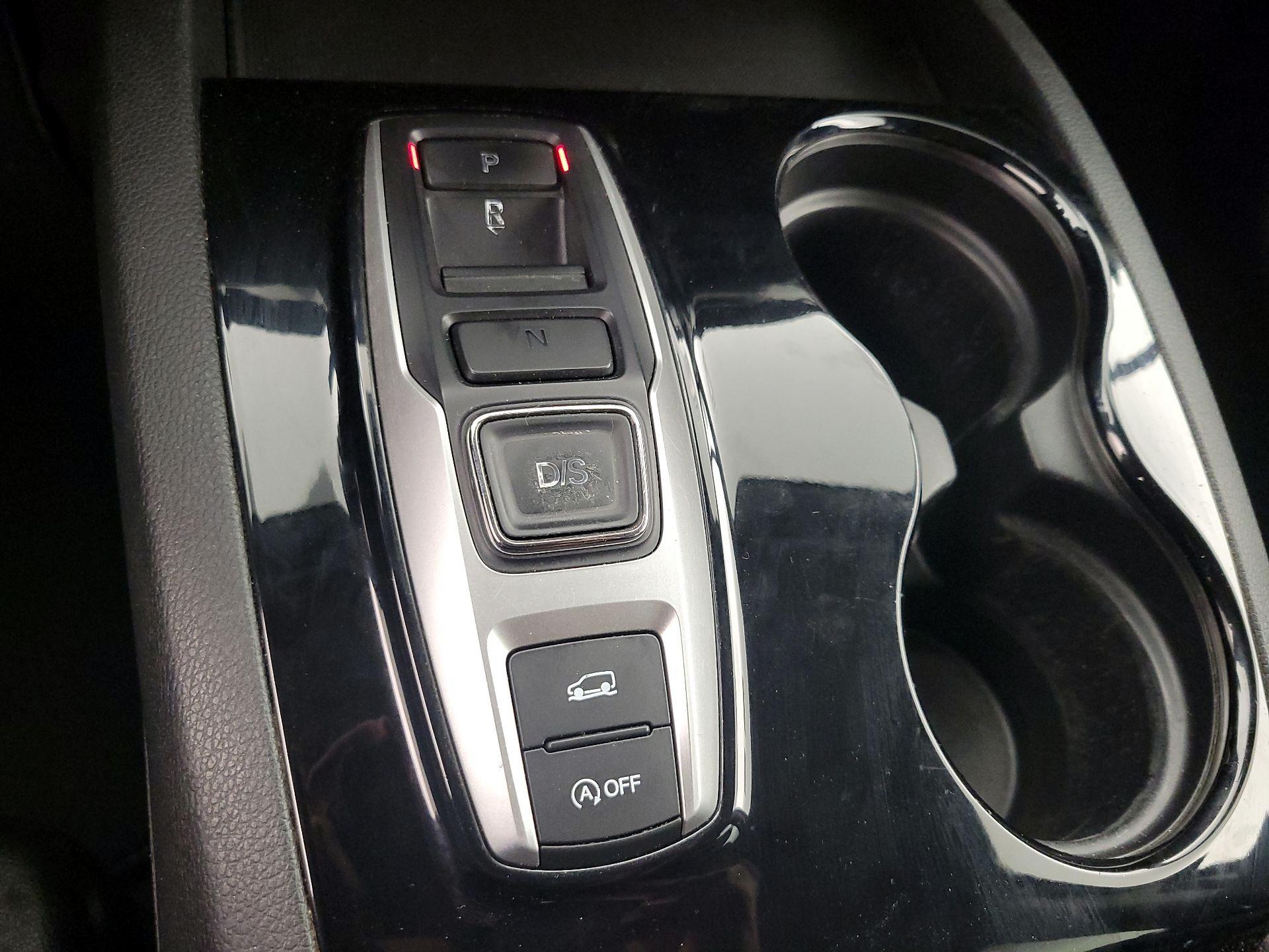 Thumbnail: 2016 Honda Pilot - 18