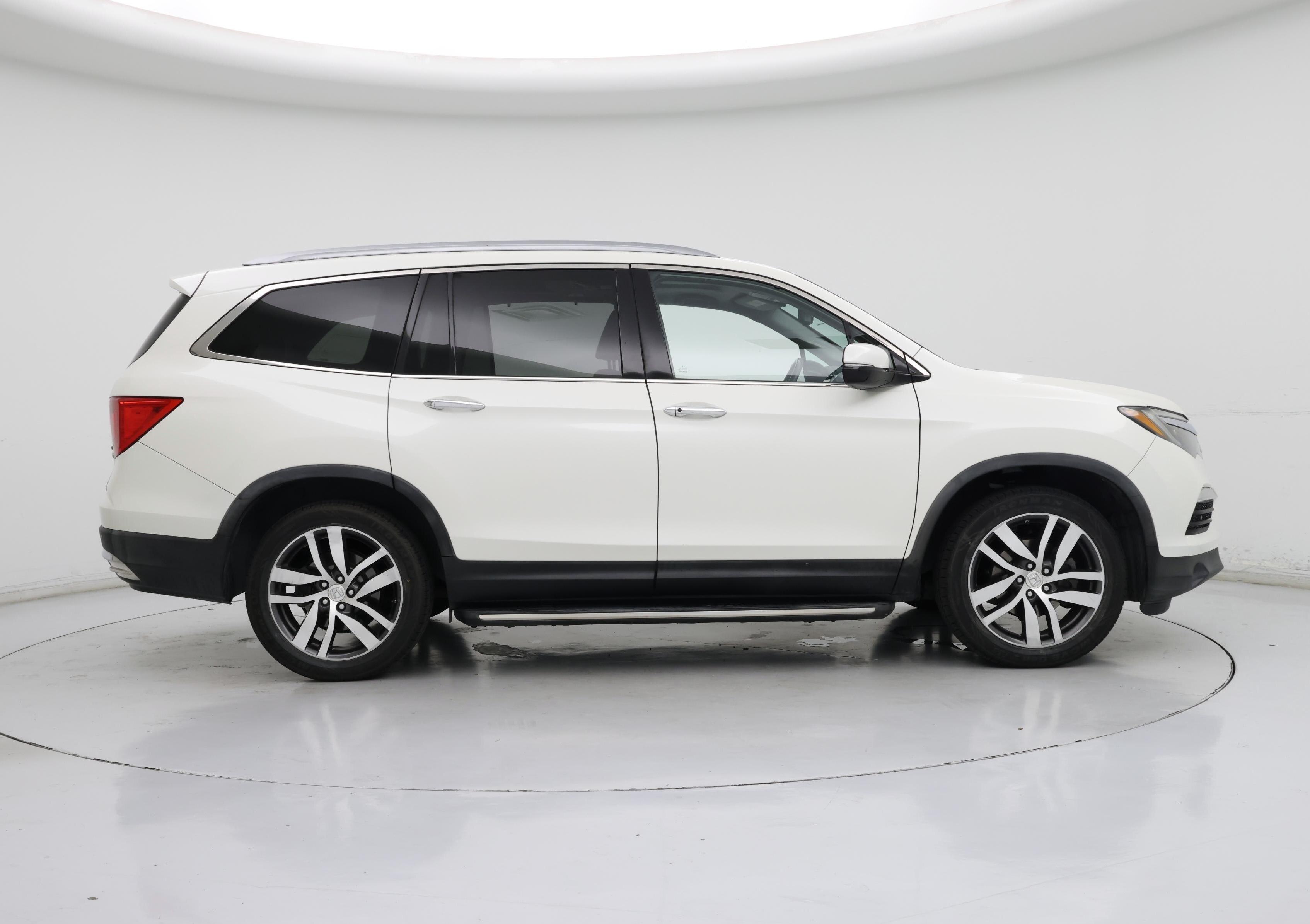 Thumbnail: 2016 Honda Pilot - 7