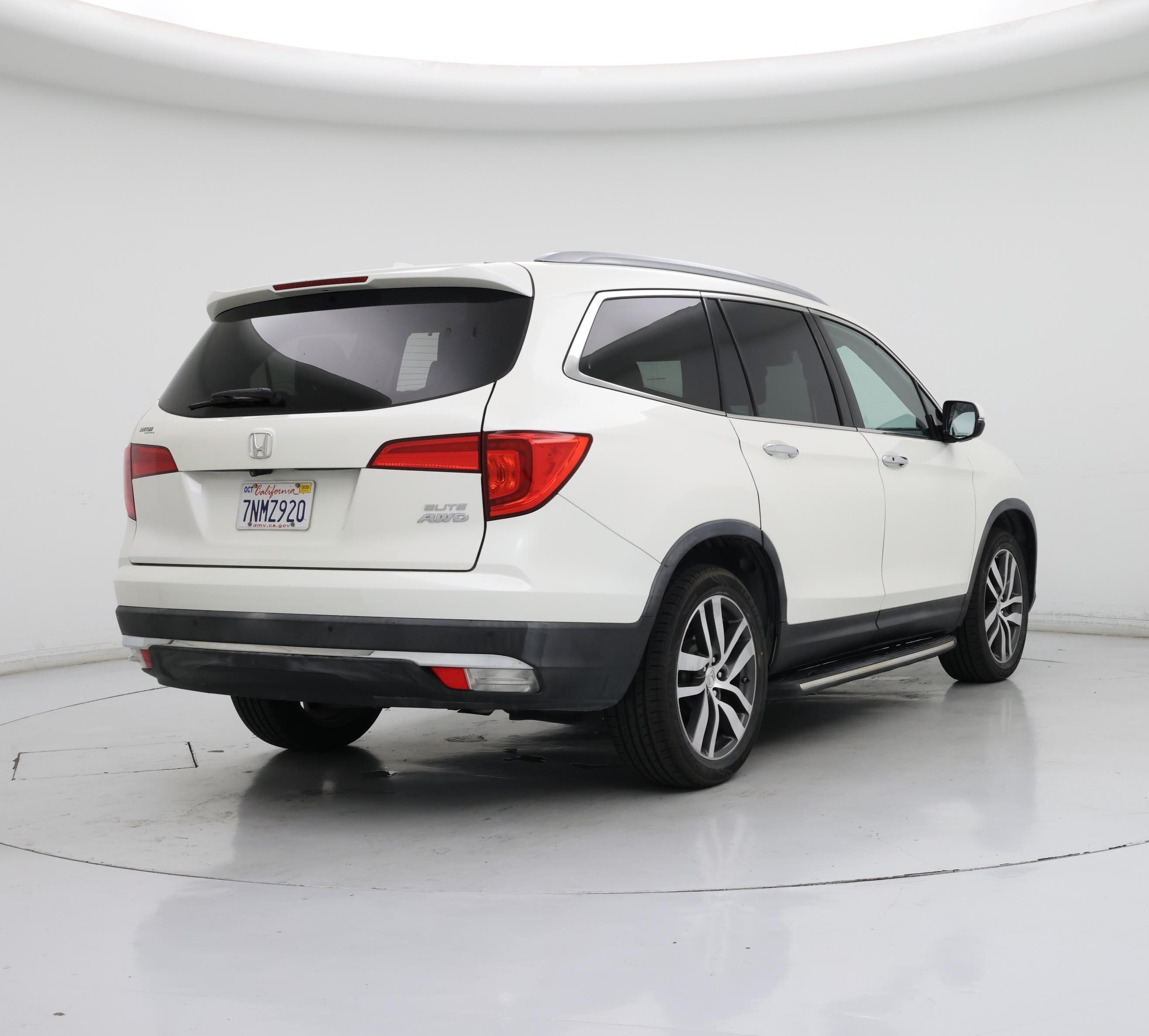 Thumbnail: 2016 Honda Pilot - 8