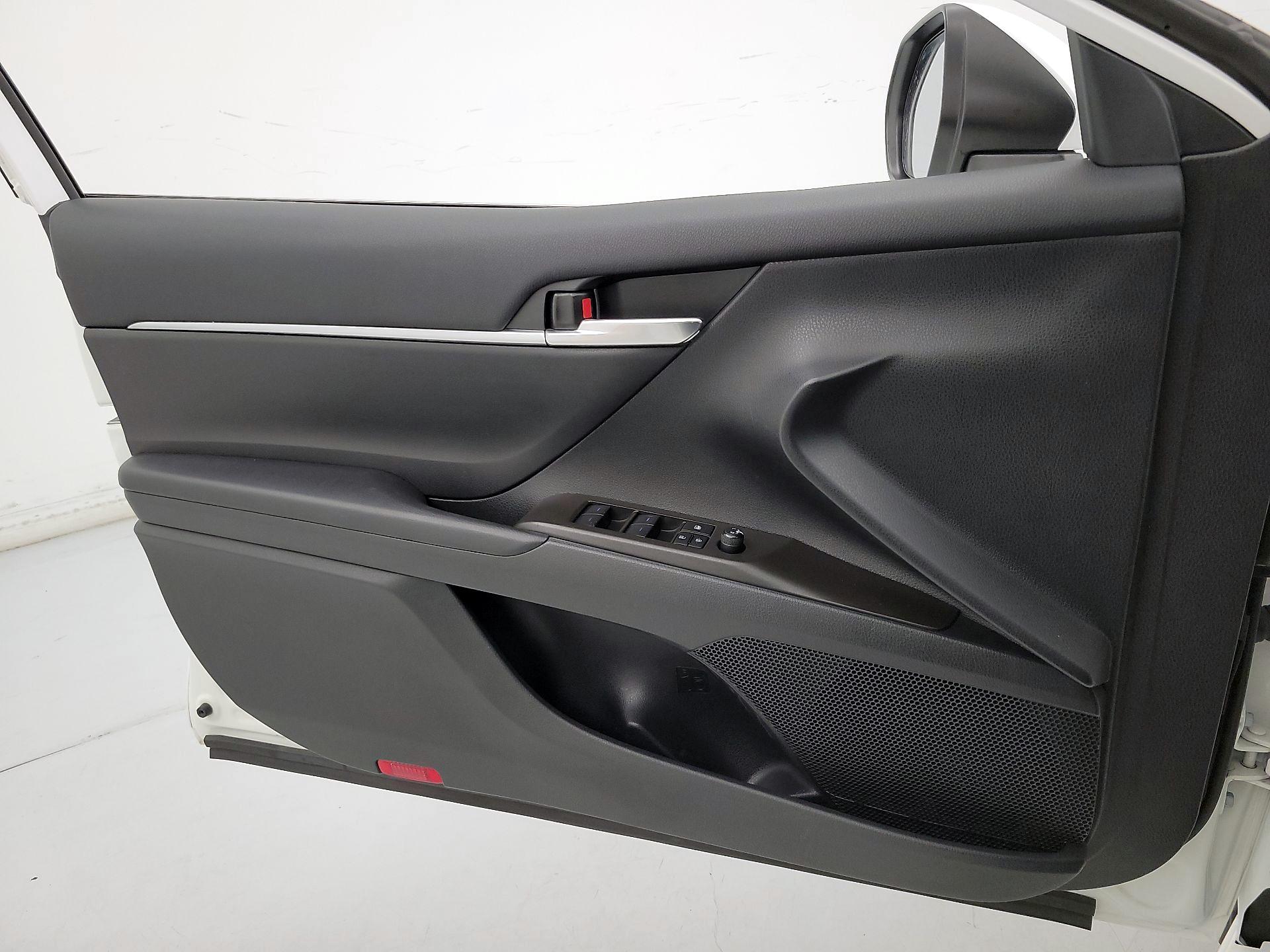 Thumbnail: 2022 Toyota Camry - 12