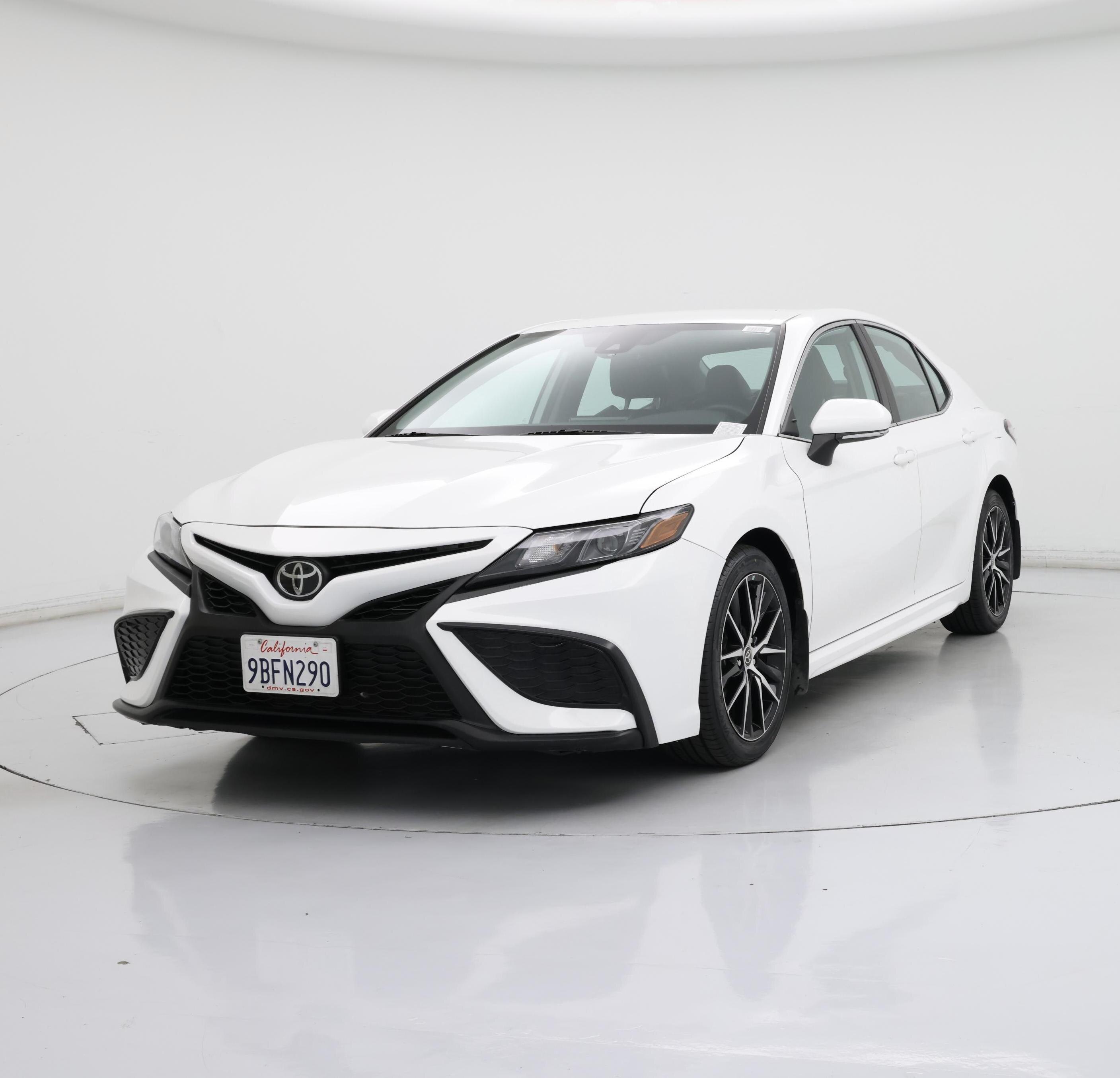 Thumbnail: 2022 Toyota Camry - 4