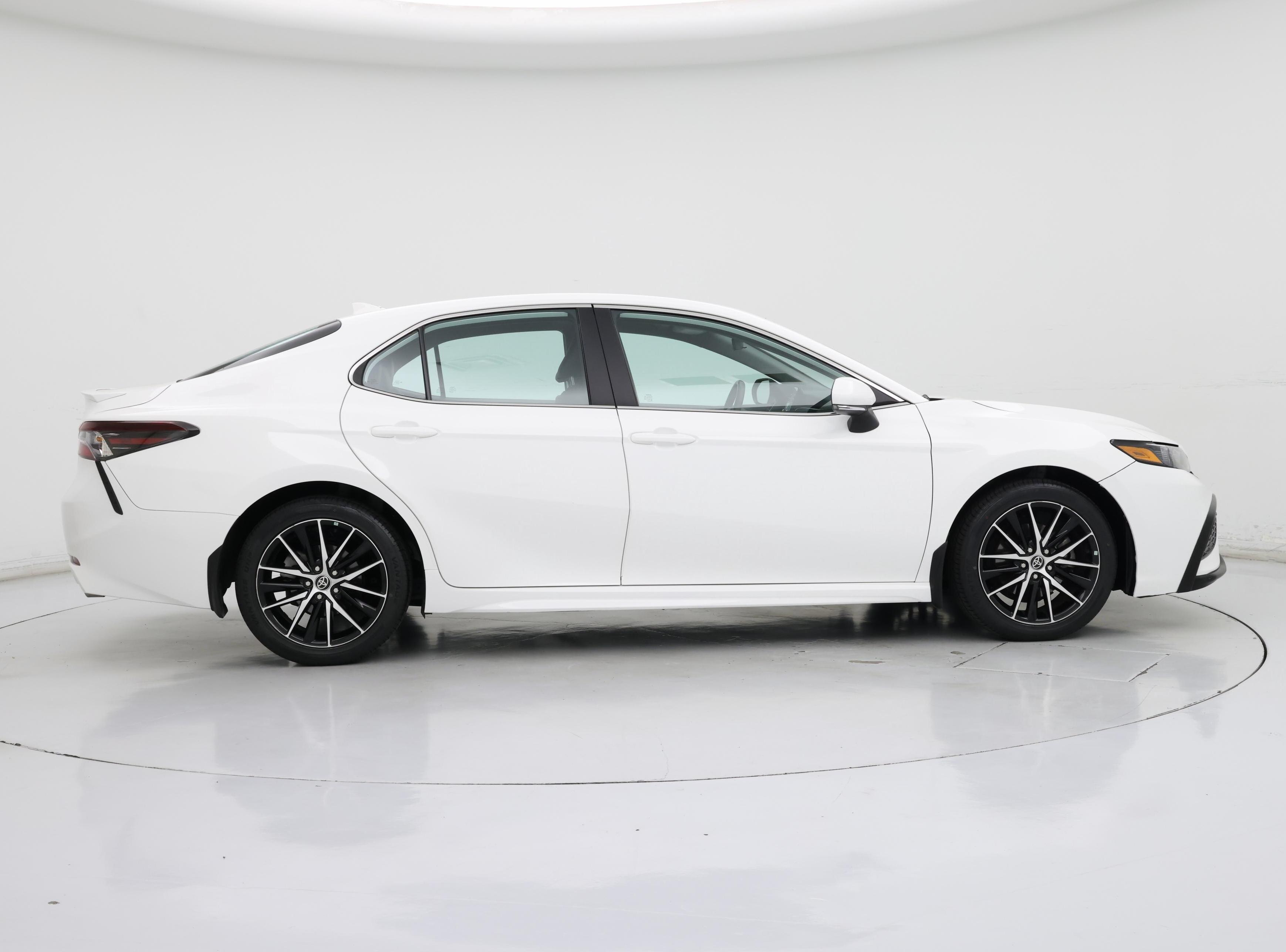 Thumbnail: 2022 Toyota Camry - 7