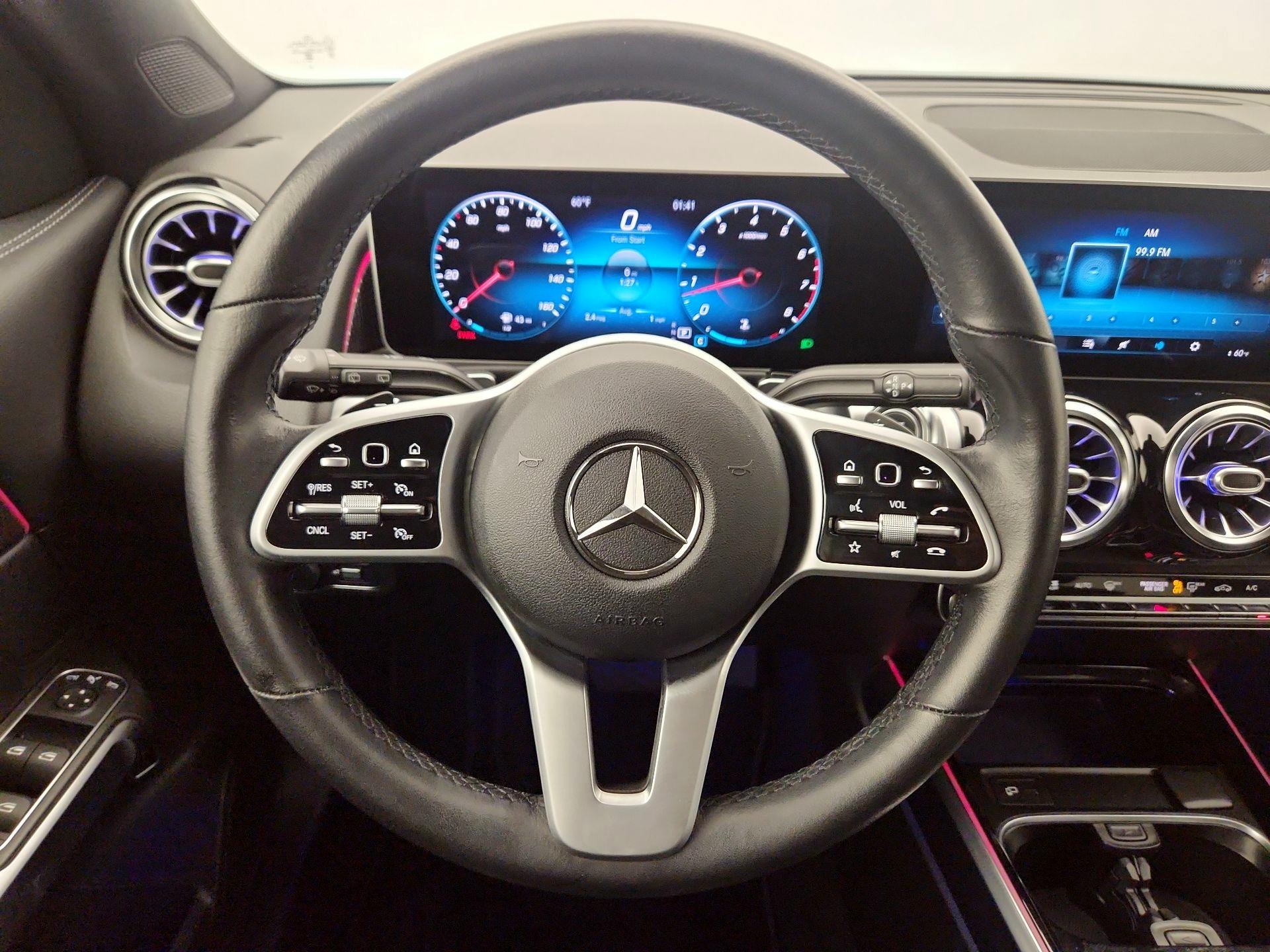 Thumbnail: 2021 Mercedes-Benz GLB - 10