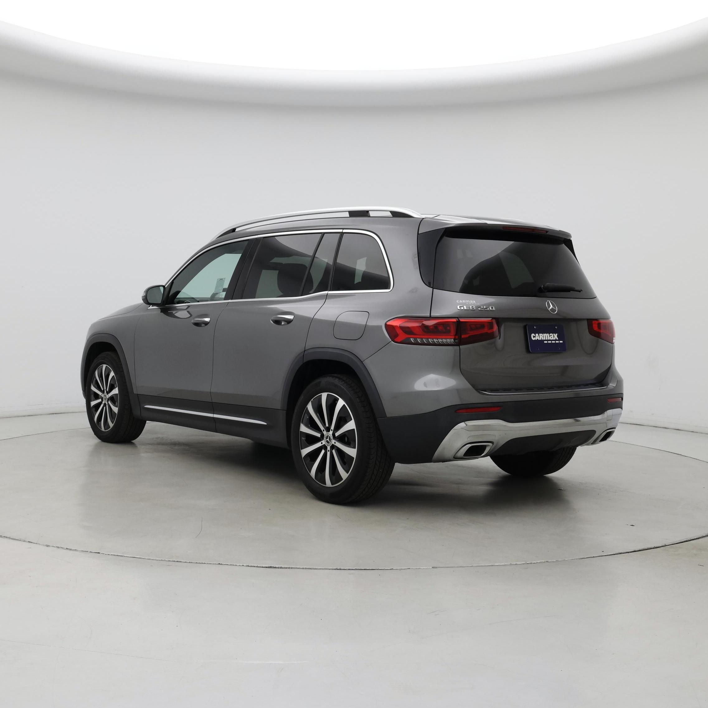 Thumbnail: 2021 Mercedes-Benz GLB - 2