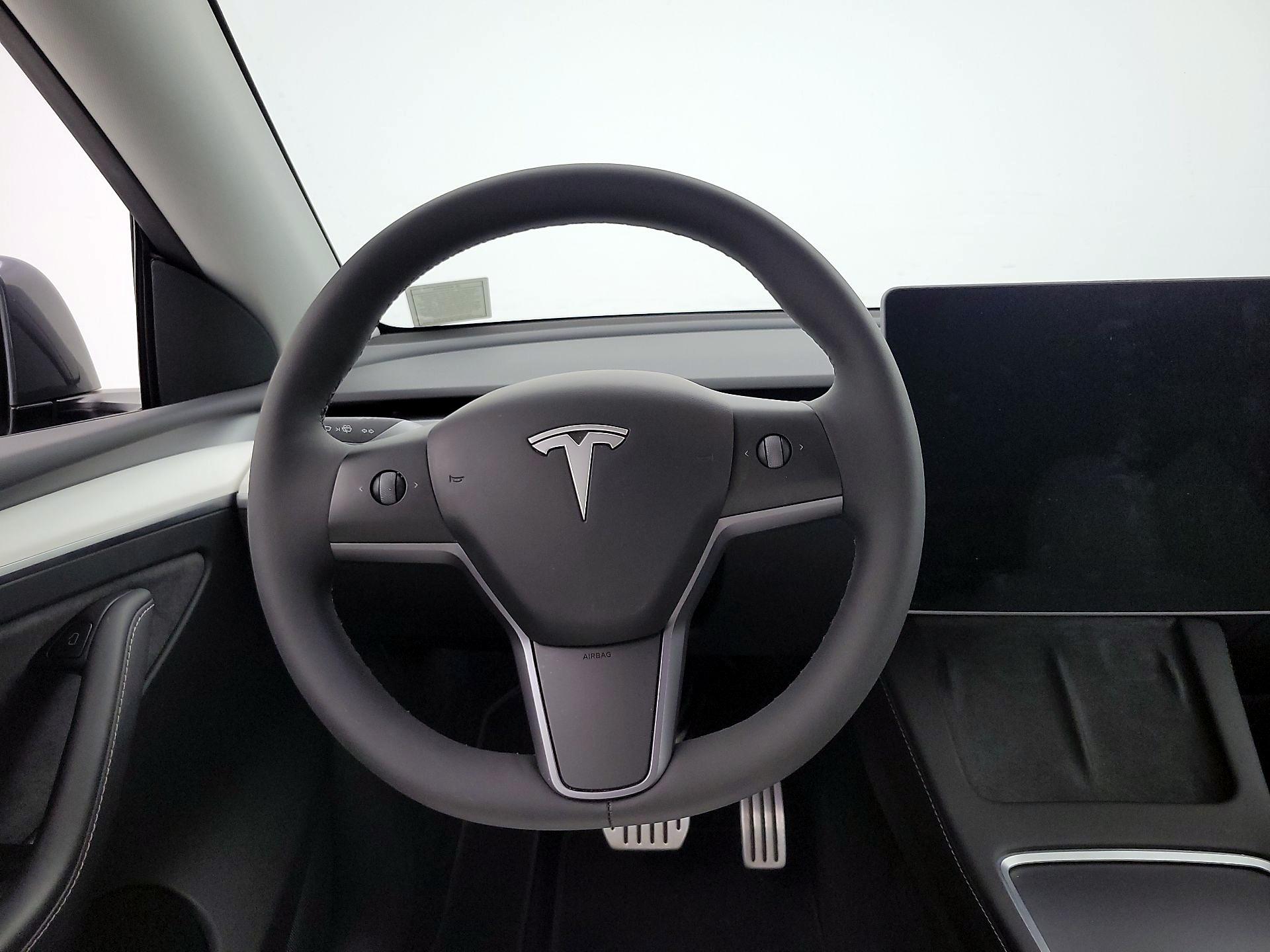 Thumbnail: 2023 Tesla Model Y - 10