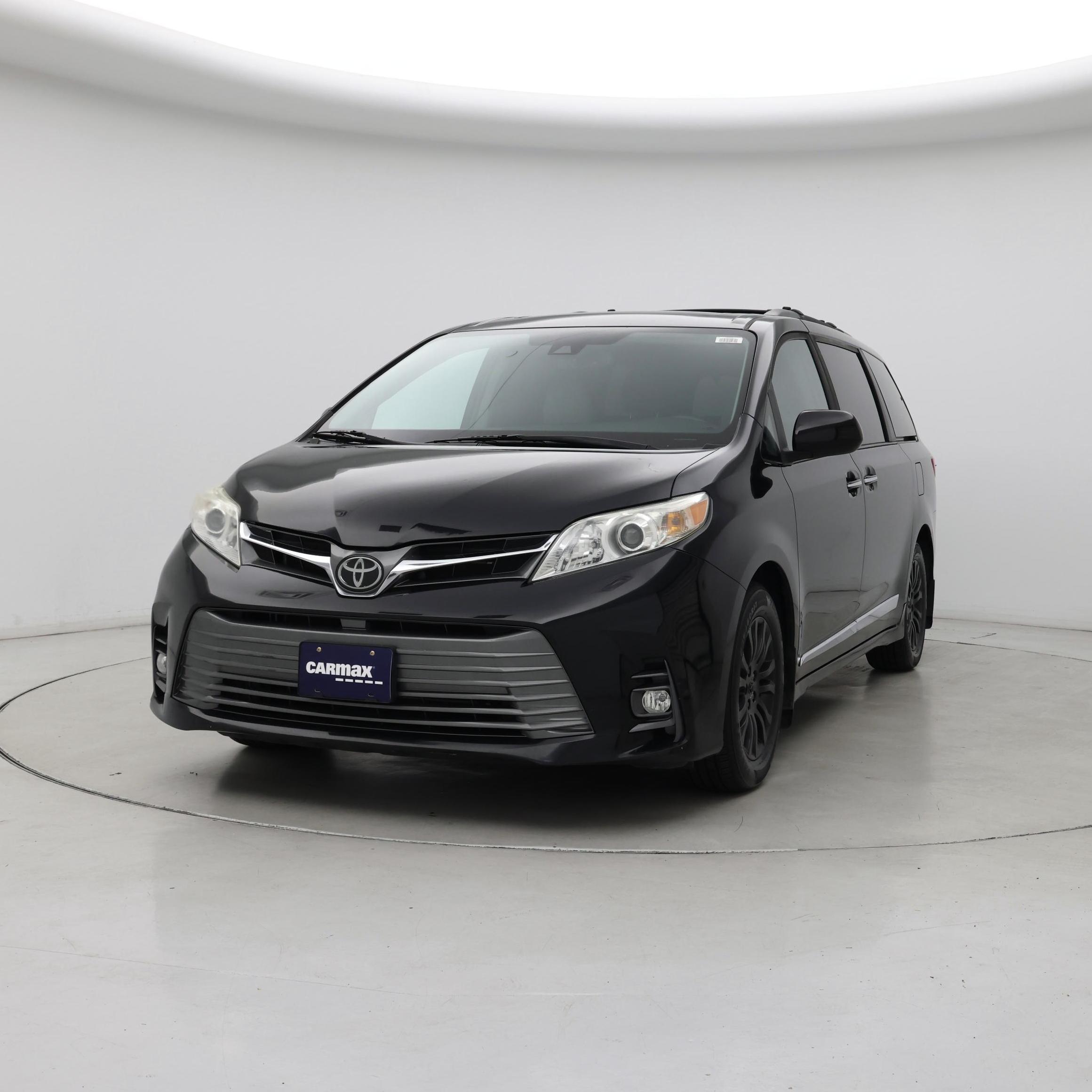 Thumbnail: 2019 Toyota Sienna - 4