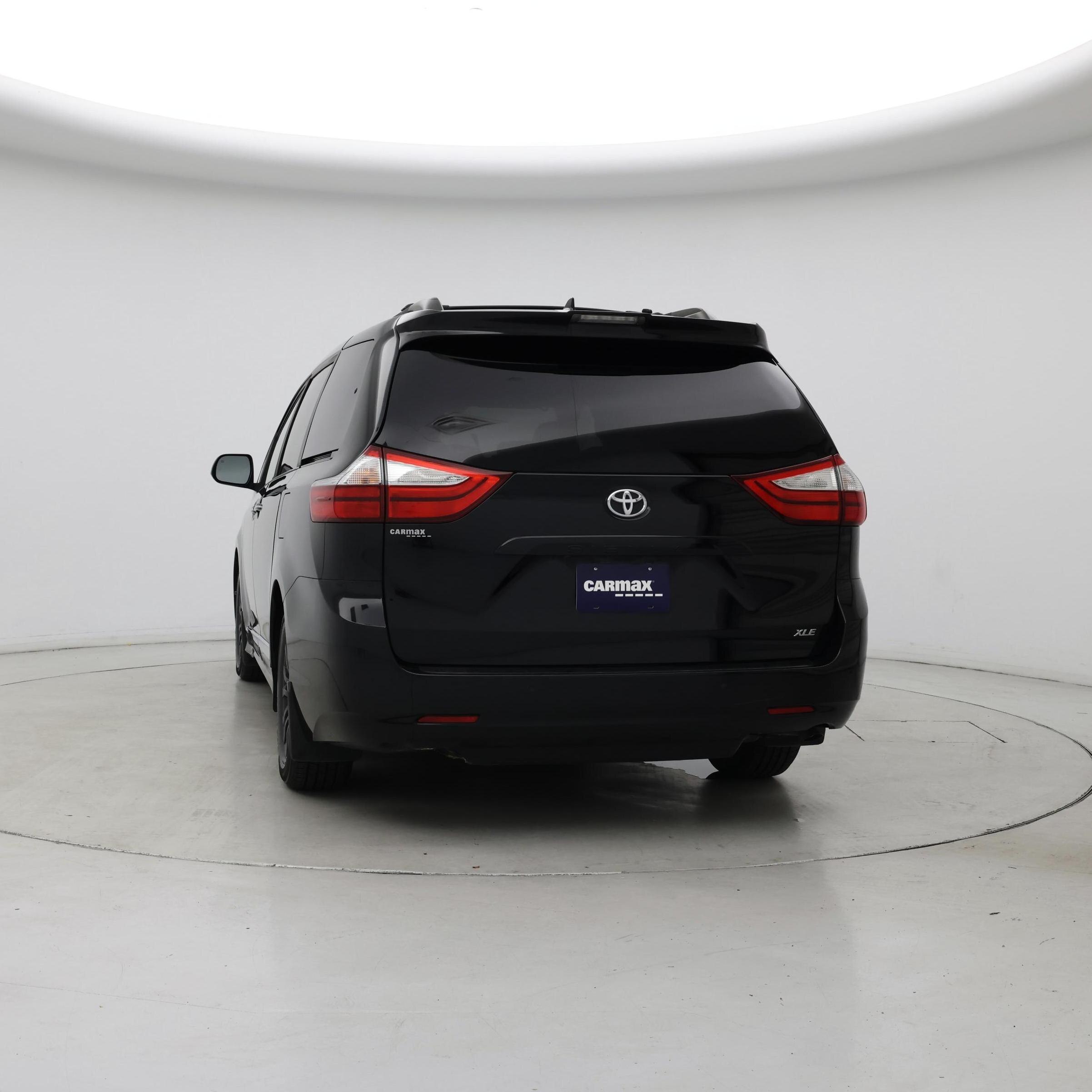 Thumbnail: 2019 Toyota Sienna - 6