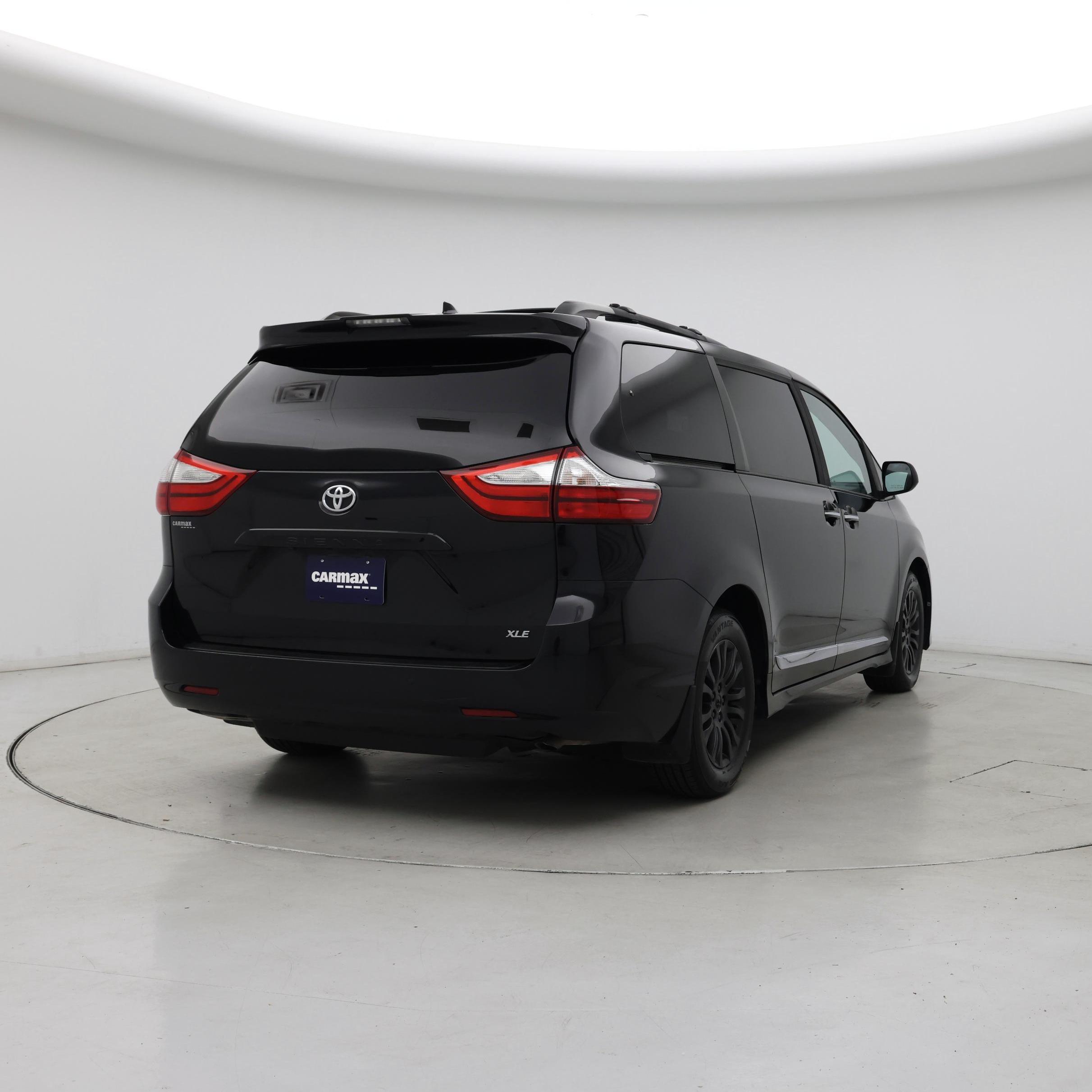 Thumbnail: 2019 Toyota Sienna - 8